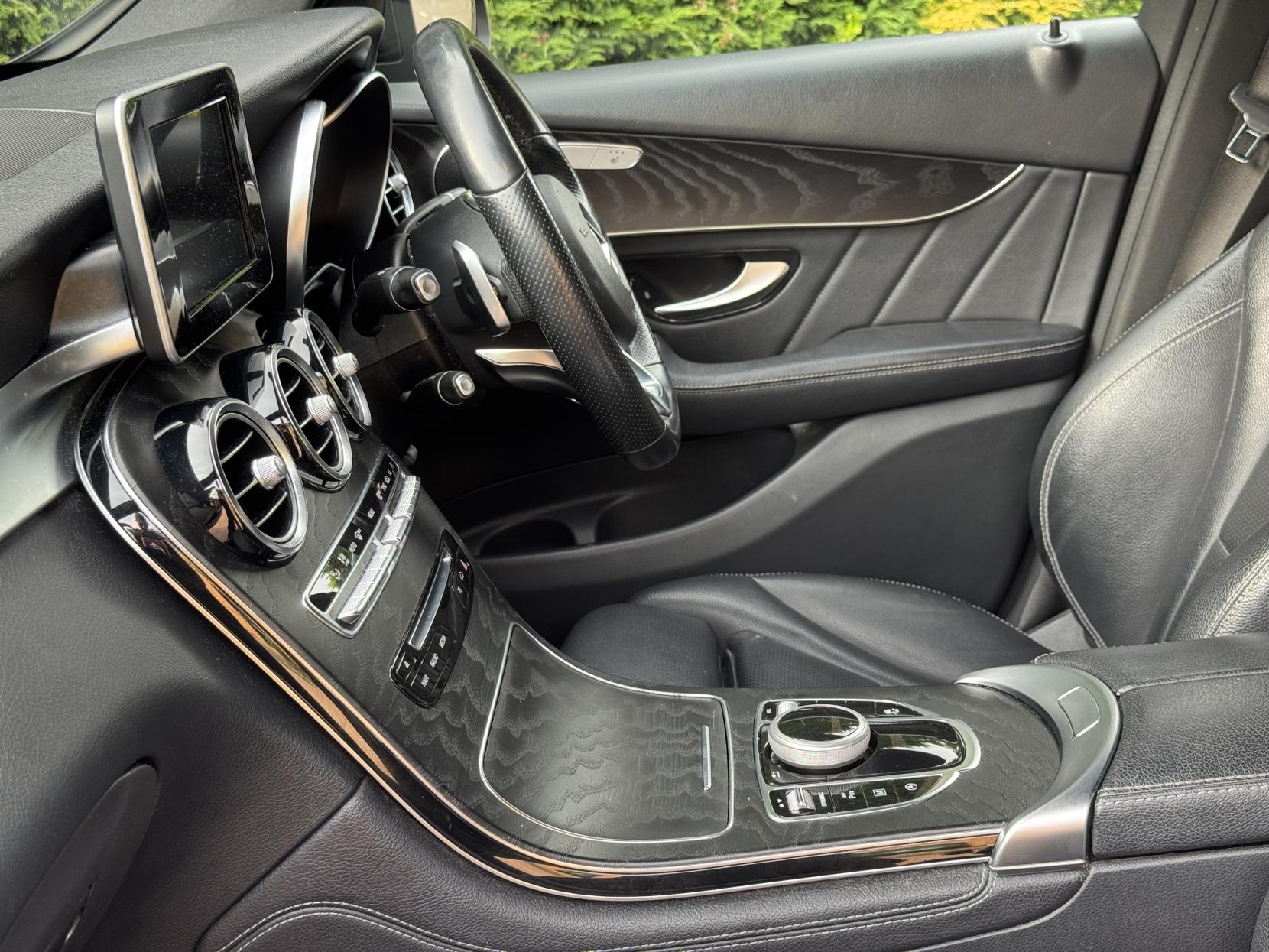 Mercedes-Benz GLC 2.0 GLC250 AMG Line Coupe 5dr Petrol G-Tronic+ 4MATIC Euro 6 (s/s) (211 ps)
