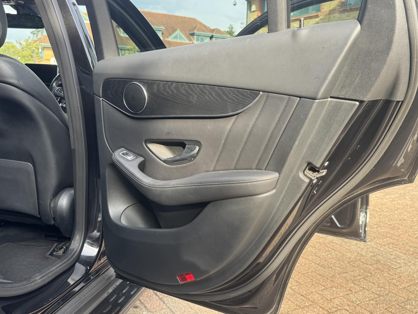 Mercedes-Benz GLC 2.0 GLC250 AMG Line Coupe 5dr Petrol G-Tronic+ 4MATIC Euro 6 (s/s) (211 ps)