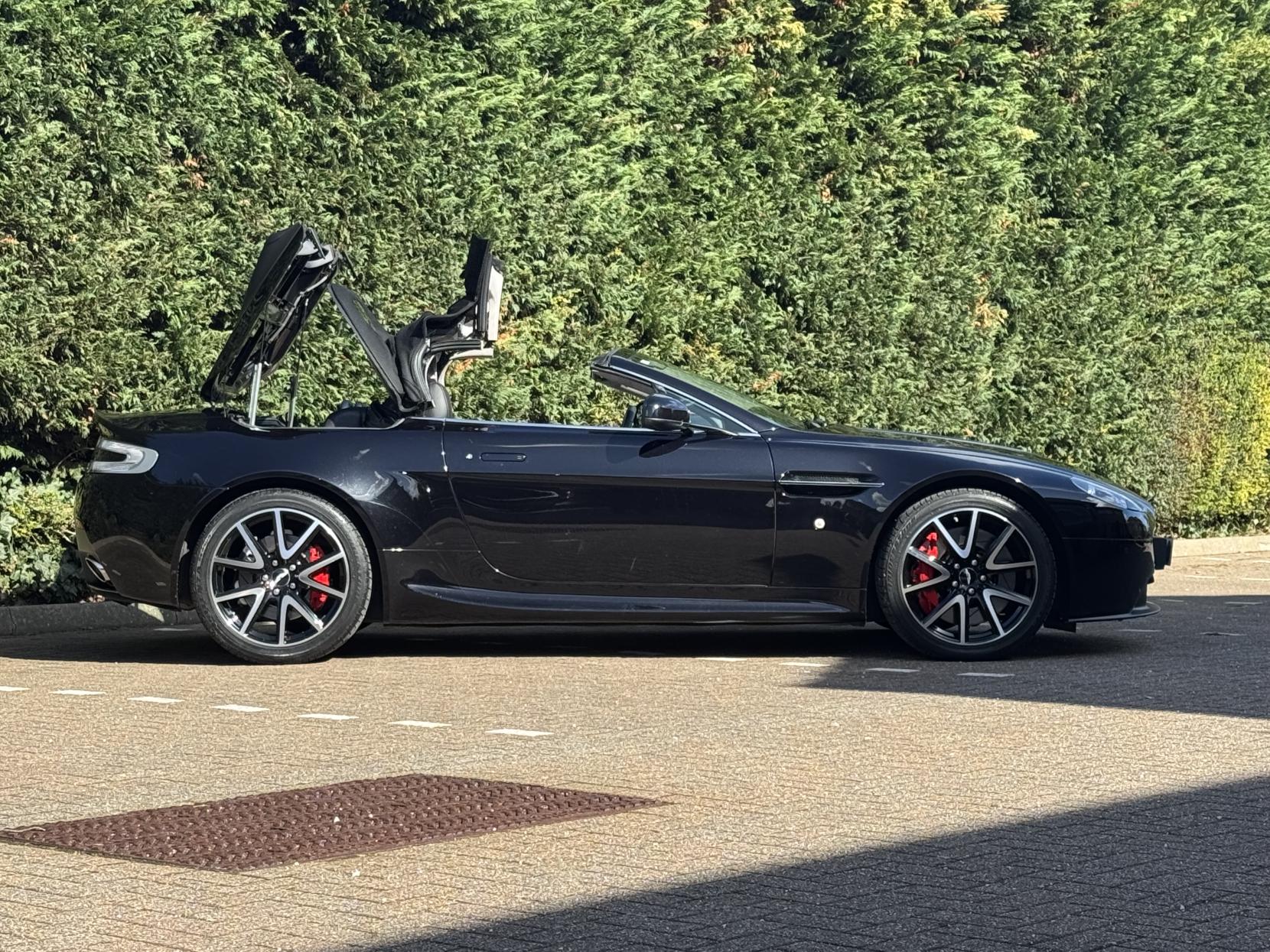 Aston Martin Vantage 4.7 V8 Roadster 2dr Petrol Sportshift II Euro 5 (420 bhp)