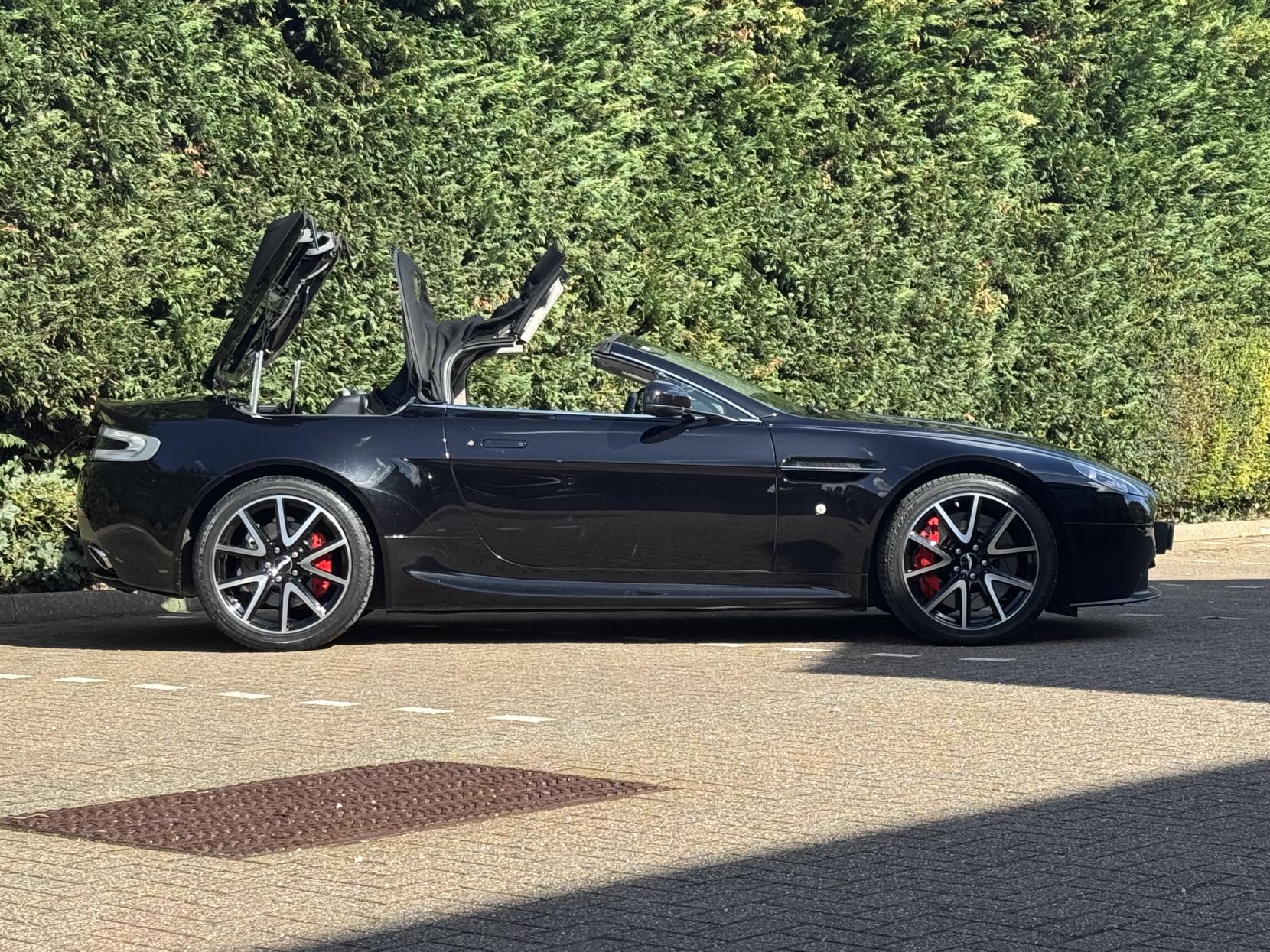 Aston Martin Vantage 4.7 V8 Roadster 2dr Petrol Sportshift II Euro 5 (420 bhp)