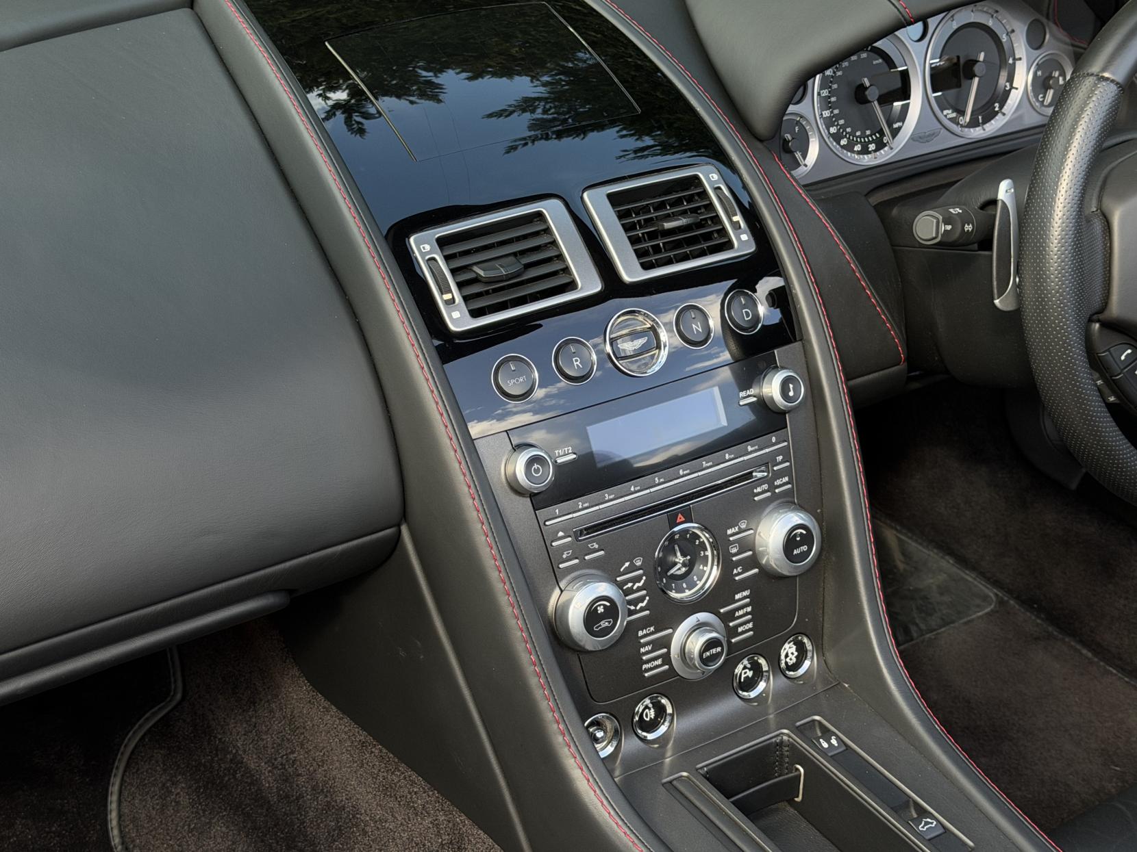 Aston Martin Vantage 4.7 V8 Roadster 2dr Petrol Sportshift II Euro 5 (420 bhp)