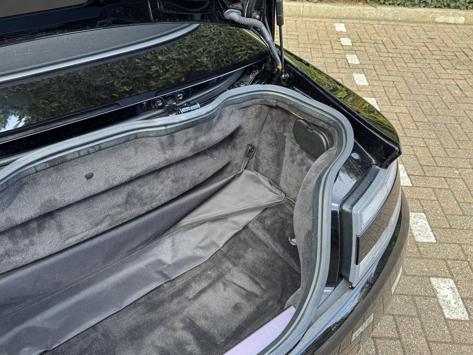 Aston Martin Vantage 4.7 V8 Roadster 2dr Petrol Sportshift II Euro 5 (420 bhp)