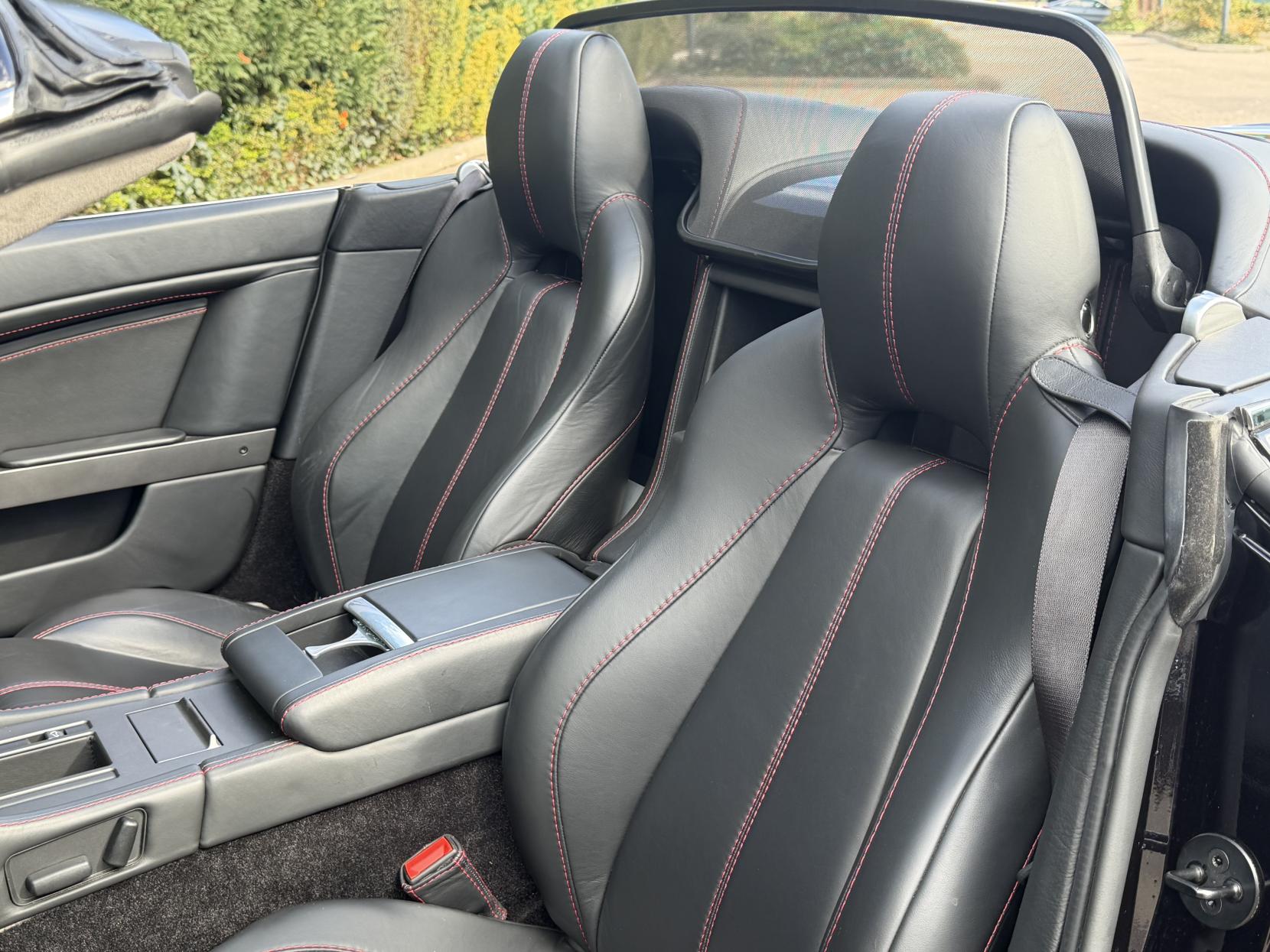 Aston Martin Vantage 4.7 V8 Roadster 2dr Petrol Sportshift II Euro 5 (420 bhp)