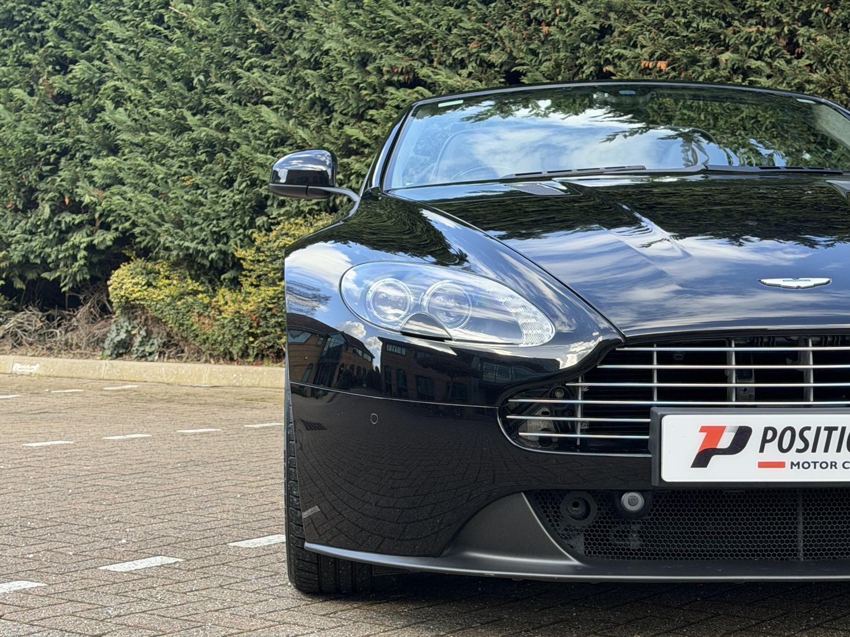 Aston Martin Vantage 4.7 V8 Roadster 2dr Petrol Sportshift II Euro 5 (420 bhp)