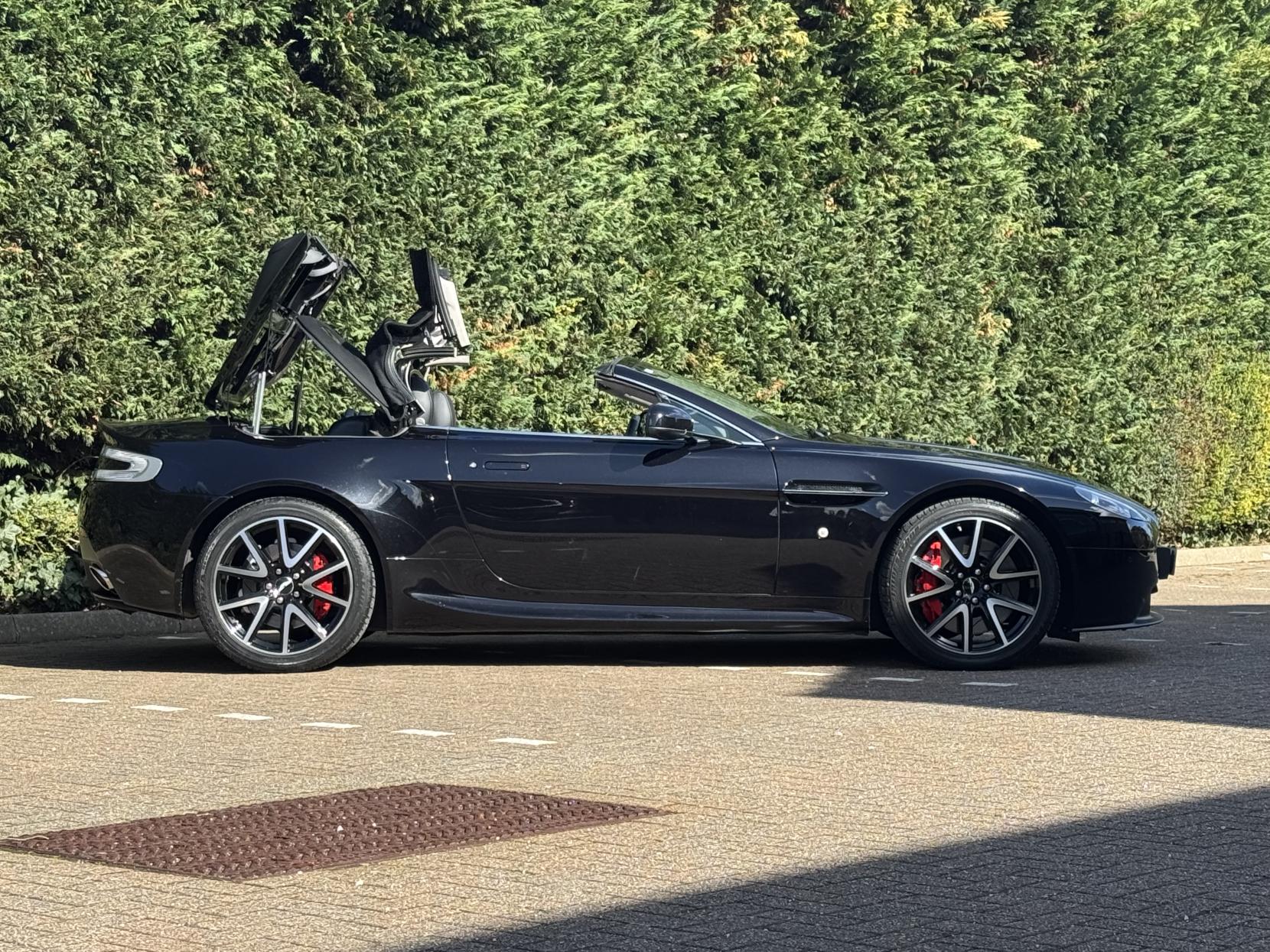 Aston Martin Vantage 4.7 V8 Roadster 2dr Petrol Sportshift II Euro 5 (420 bhp)