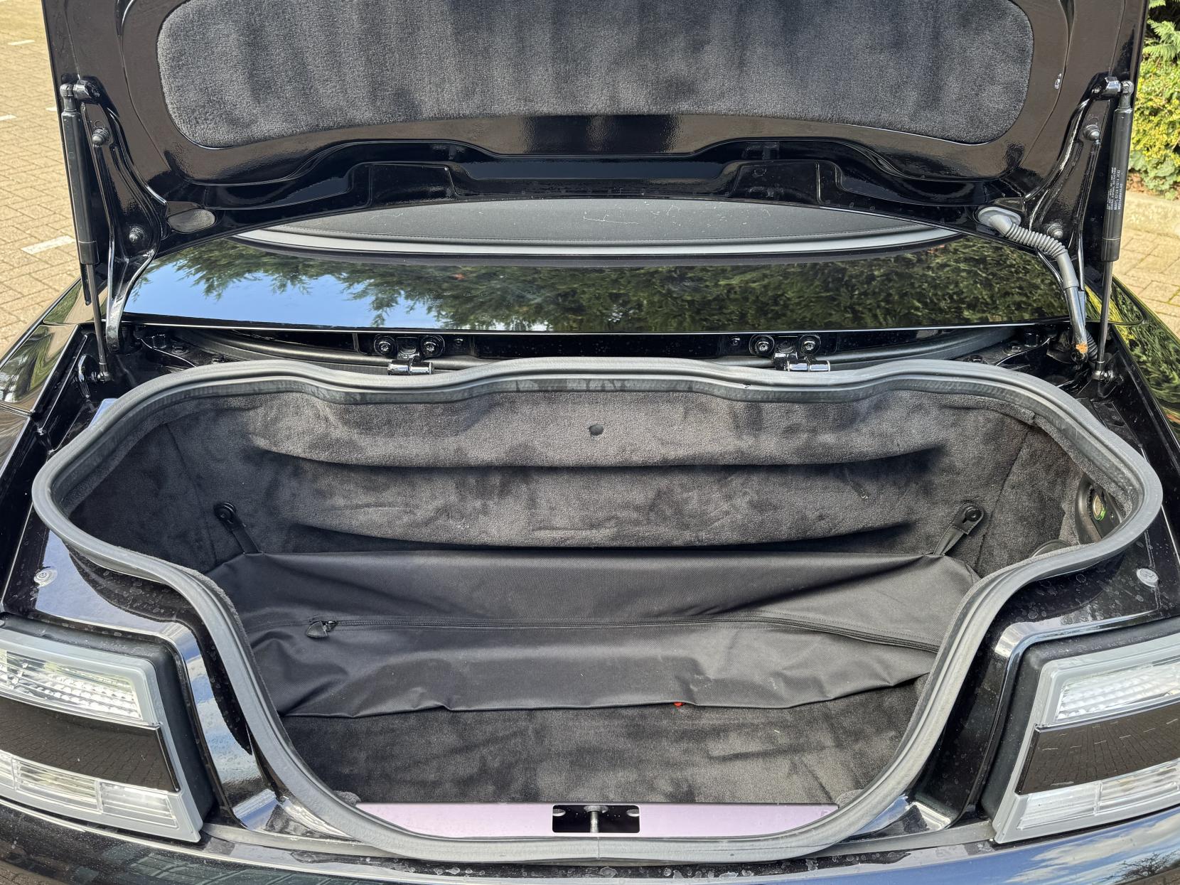 Aston Martin Vantage 4.7 V8 Roadster 2dr Petrol Sportshift II Euro 5 (420 bhp)