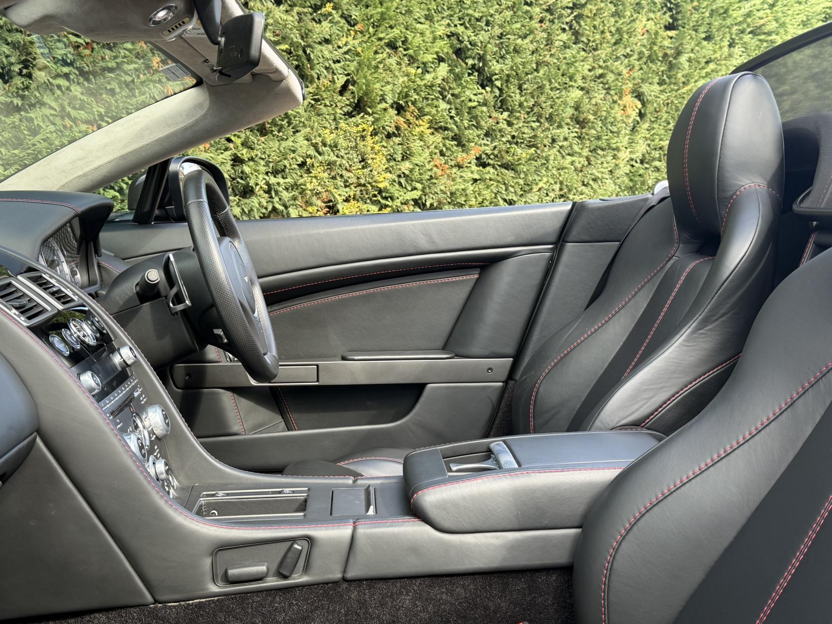 Aston Martin Vantage 4.7 V8 Roadster 2dr Petrol Sportshift II Euro 5 (420 bhp)