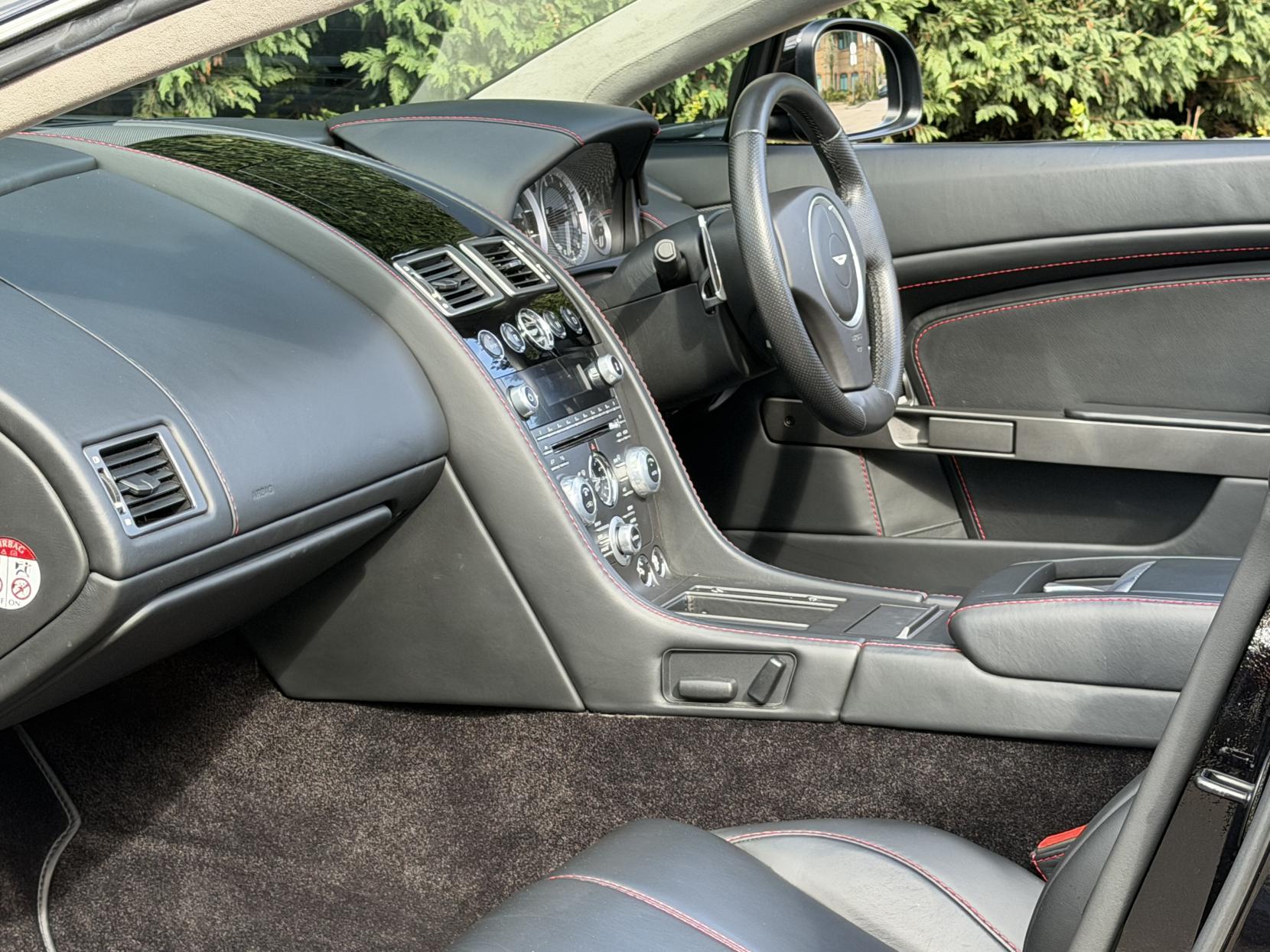 Aston Martin Vantage 4.7 V8 Roadster 2dr Petrol Sportshift II Euro 5 (420 bhp)