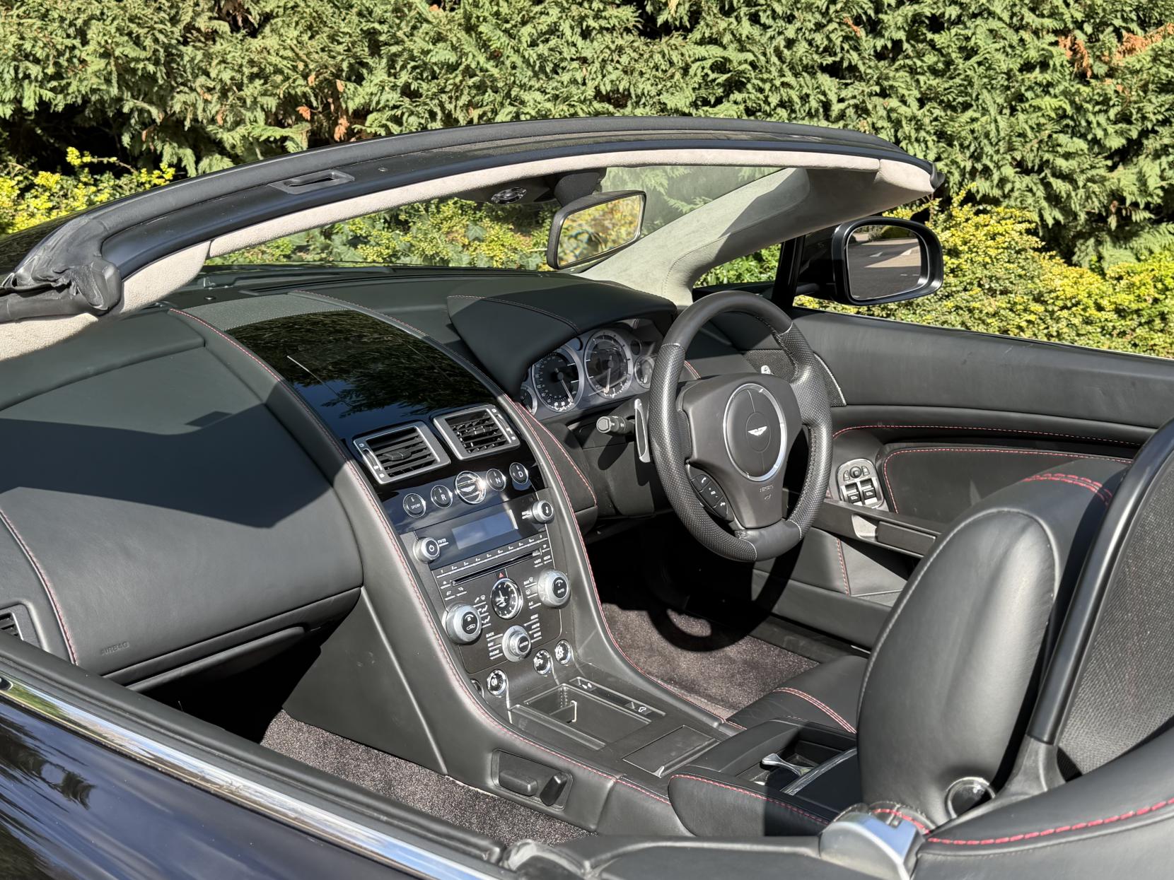 Aston Martin Vantage 4.7 V8 Roadster 2dr Petrol Sportshift II Euro 5 (420 bhp)