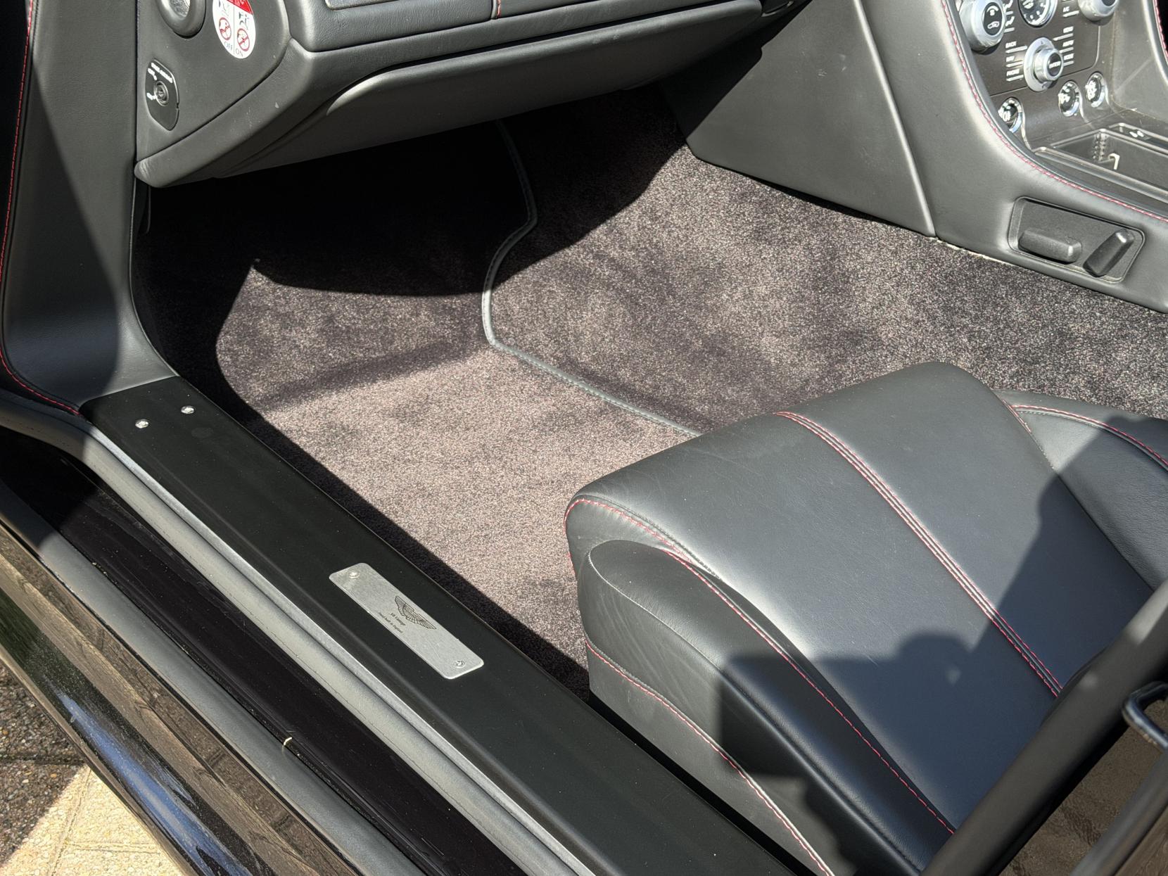 Aston Martin Vantage 4.7 V8 Roadster 2dr Petrol Sportshift II Euro 5 (420 bhp)