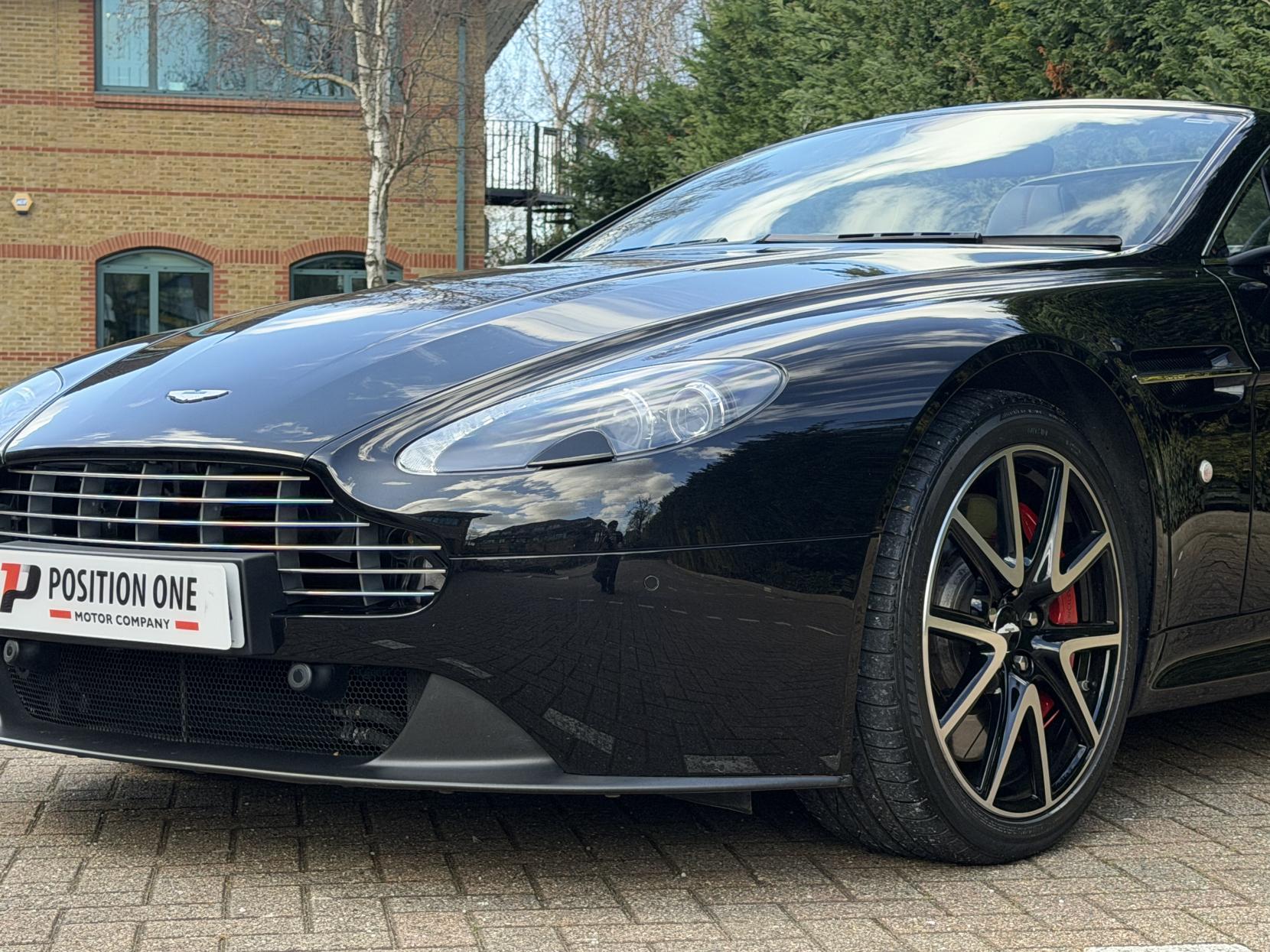 Aston Martin Vantage 4.7 V8 Roadster 2dr Petrol Sportshift II Euro 5 (420 bhp)