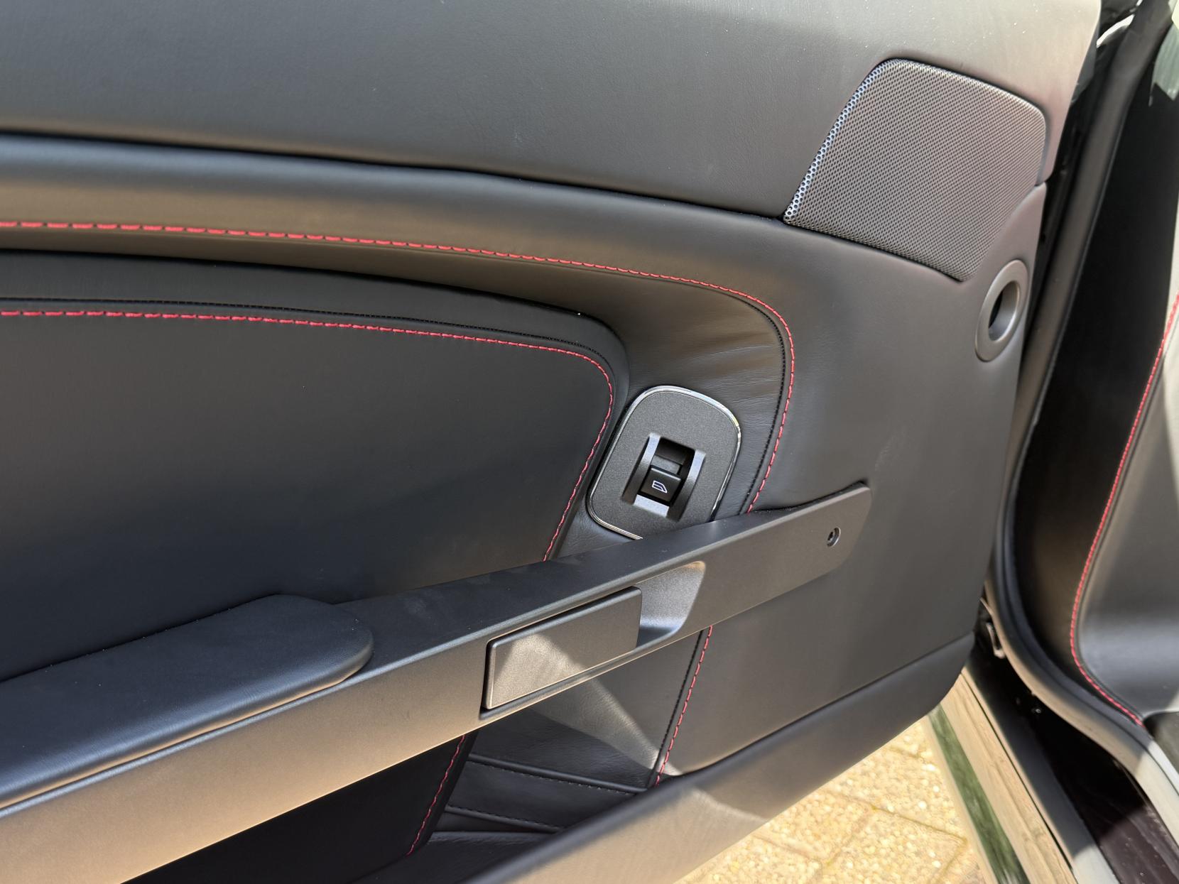 Aston Martin Vantage 4.7 V8 Roadster 2dr Petrol Sportshift II Euro 5 (420 bhp)