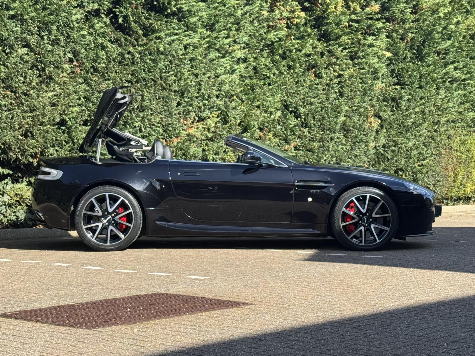 Aston Martin Vantage 4.7 V8 Roadster 2dr Petrol Sportshift II Euro 5 (420 bhp)