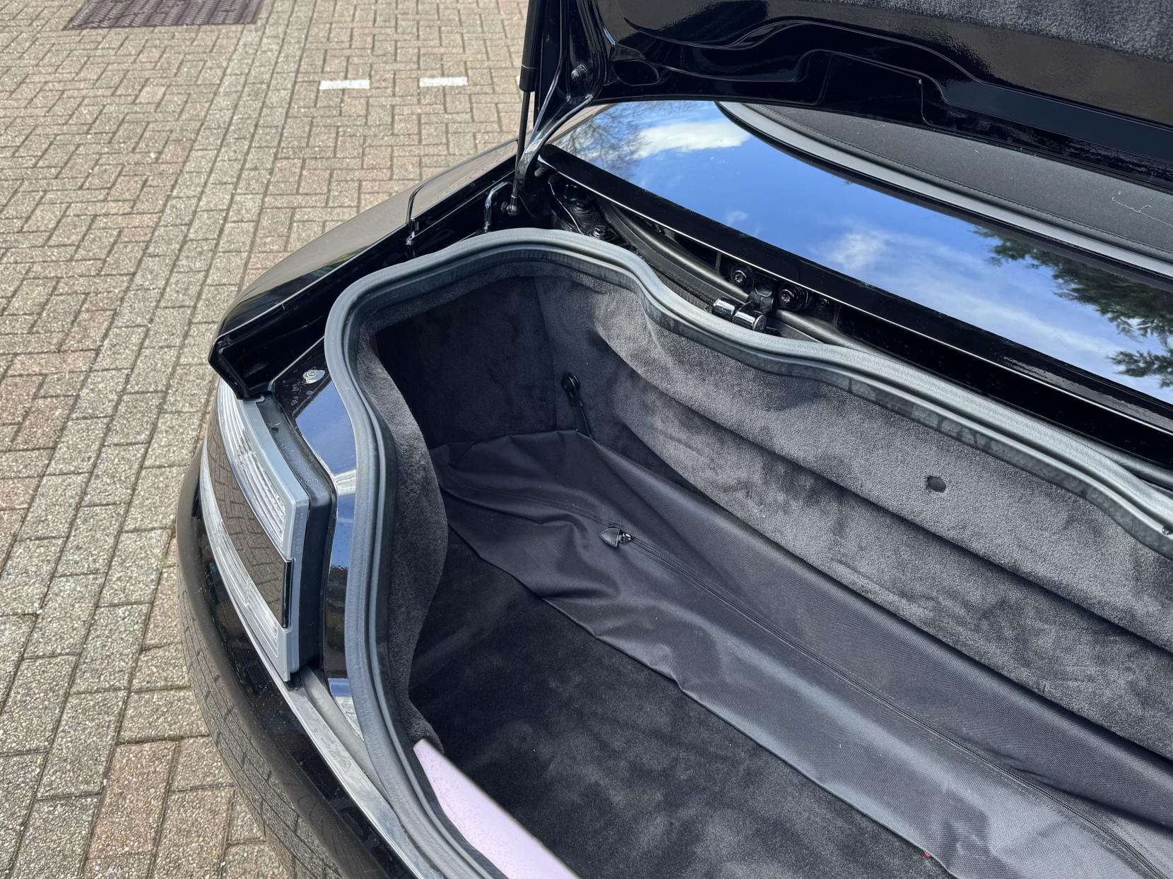 Aston Martin Vantage 4.7 V8 Roadster 2dr Petrol Sportshift II Euro 5 (420 bhp)