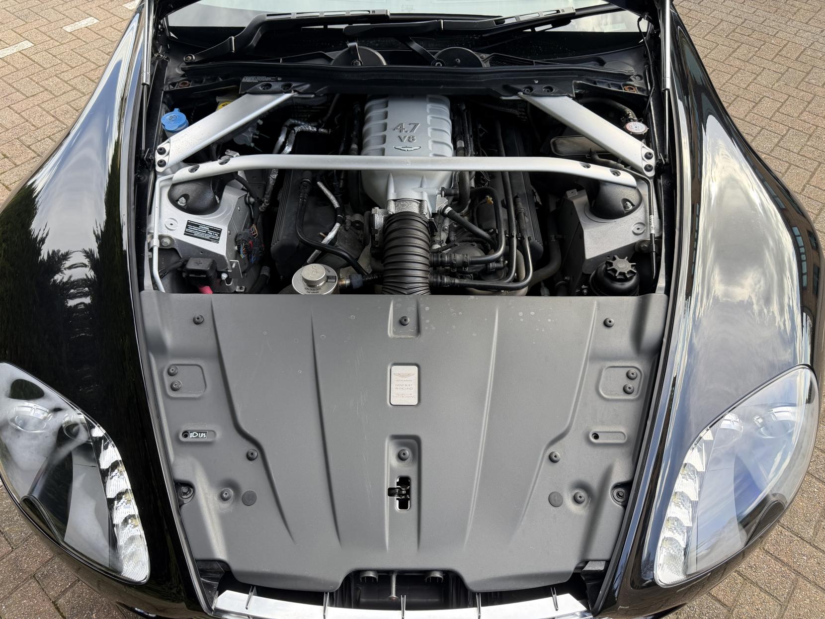 Aston Martin Vantage 4.7 V8 Roadster 2dr Petrol Sportshift II Euro 5 (420 bhp)