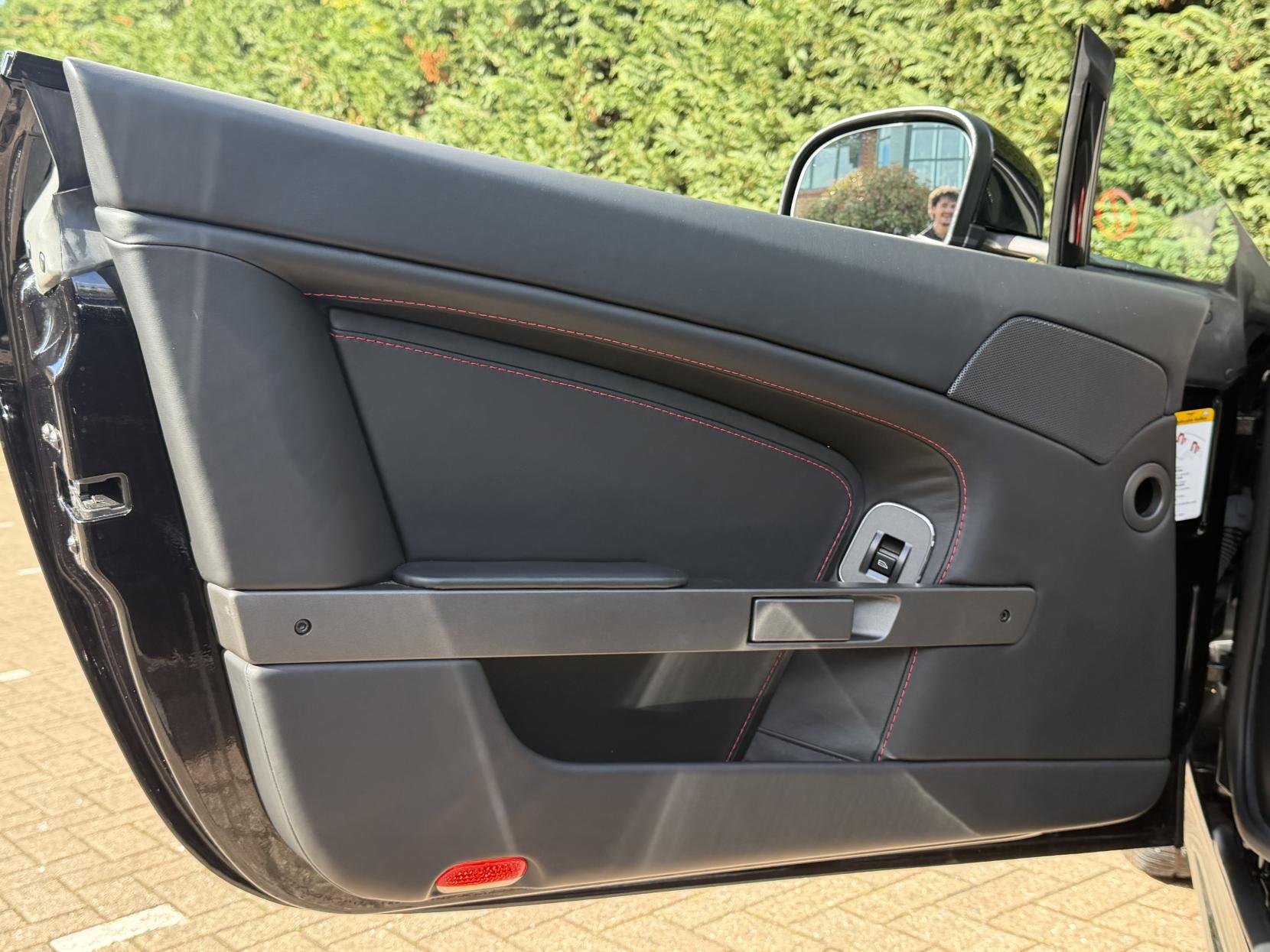 Aston Martin Vantage 4.7 V8 Roadster 2dr Petrol Sportshift II Euro 5 (420 bhp)