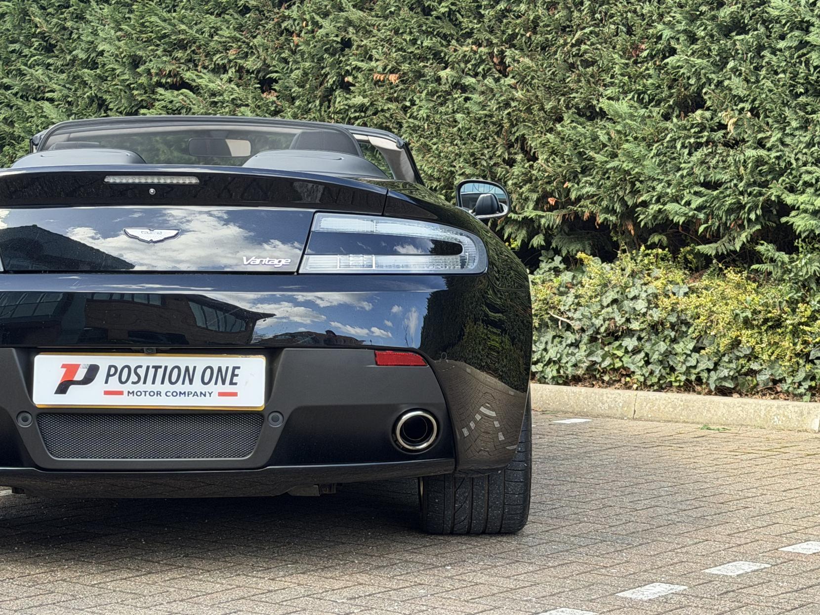 Aston Martin Vantage 4.7 V8 Roadster 2dr Petrol Sportshift II Euro 5 (420 bhp)