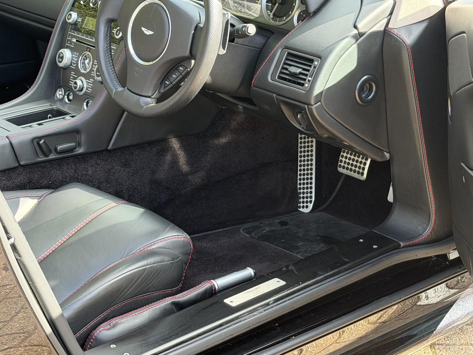 Aston Martin Vantage 4.7 V8 Roadster 2dr Petrol Sportshift II Euro 5 (420 bhp)