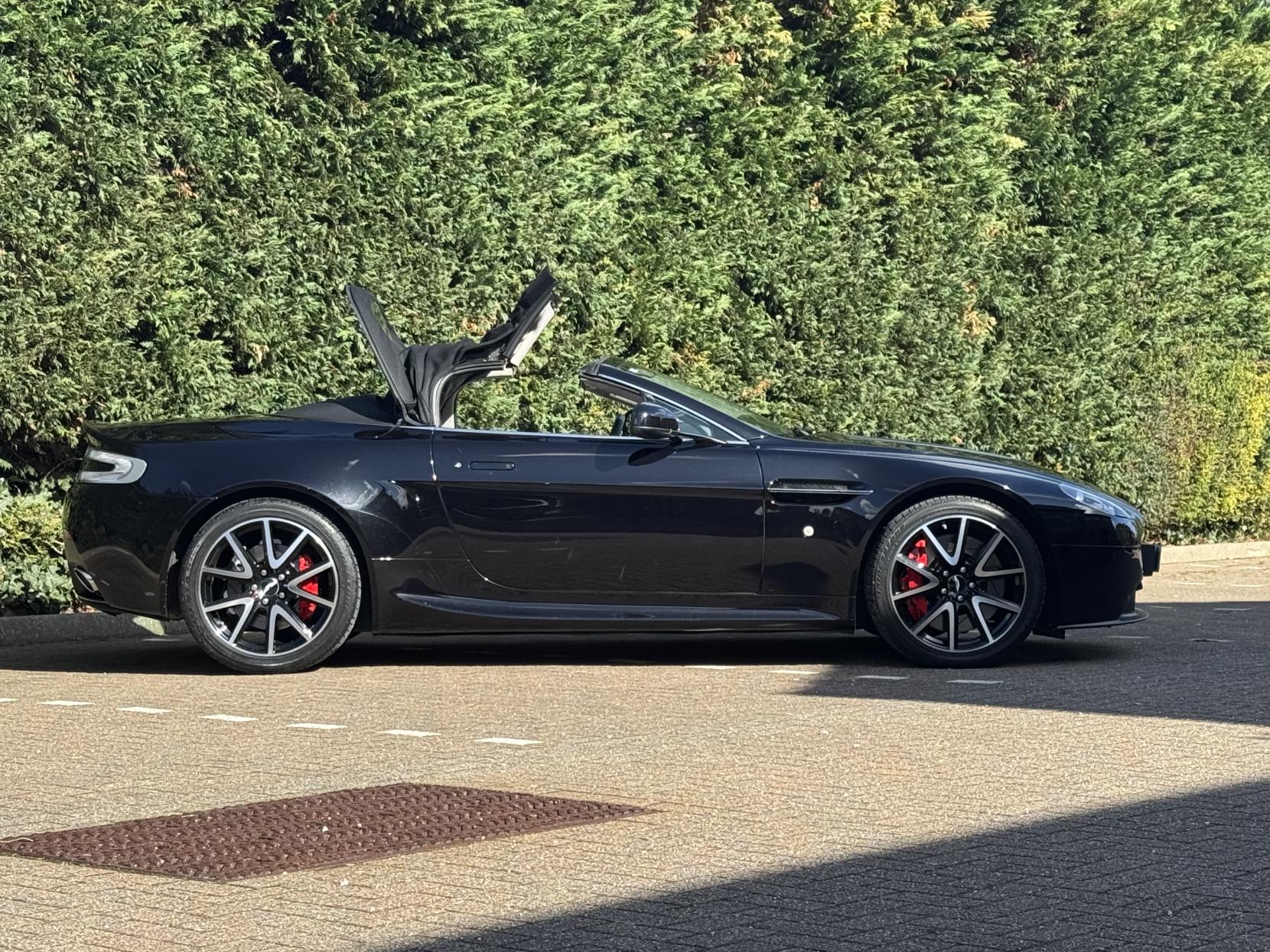 Aston Martin Vantage 4.7 V8 Roadster 2dr Petrol Sportshift II Euro 5 (420 bhp)