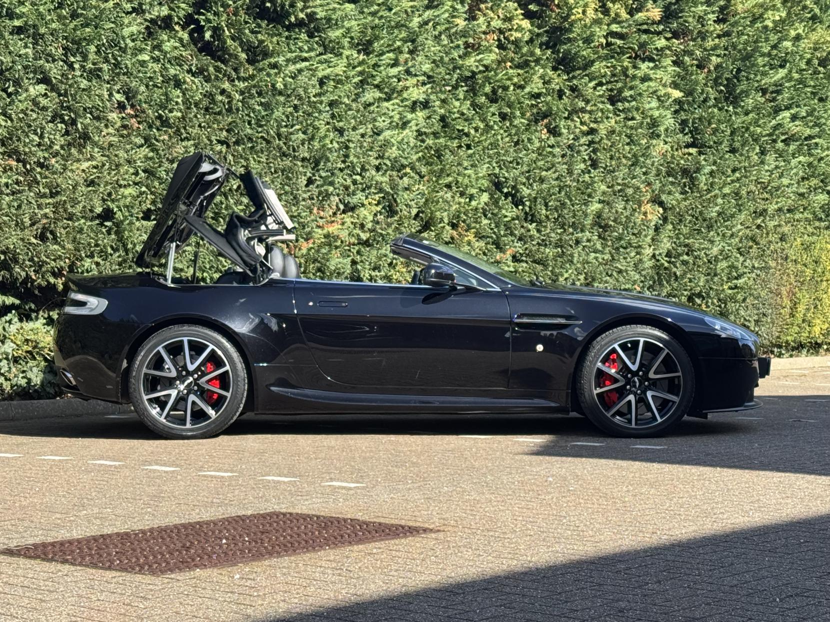 Aston Martin Vantage 4.7 V8 Roadster 2dr Petrol Sportshift II Euro 5 (420 bhp)