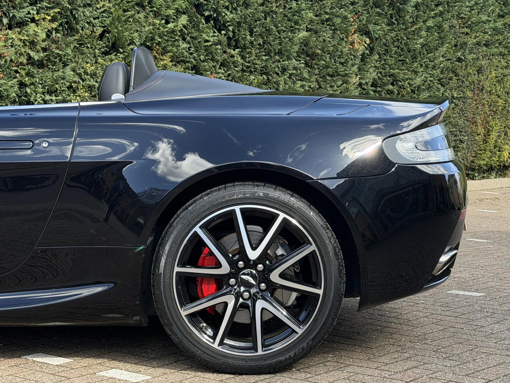 Aston Martin Vantage 4.7 V8 Roadster 2dr Petrol Sportshift II Euro 5 (420 bhp)