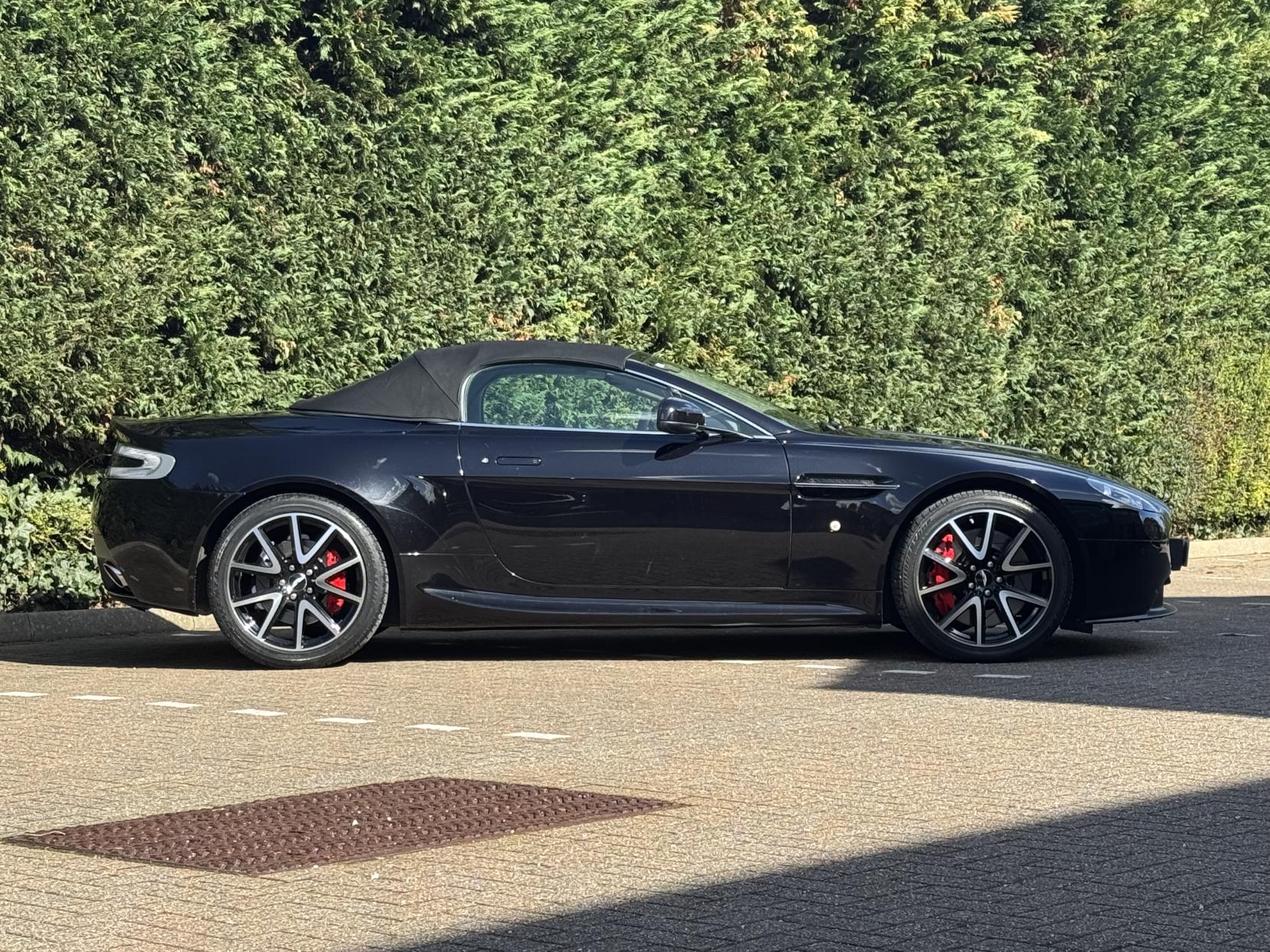 Aston Martin Vantage 4.7 V8 Roadster 2dr Petrol Sportshift II Euro 5 (420 bhp)