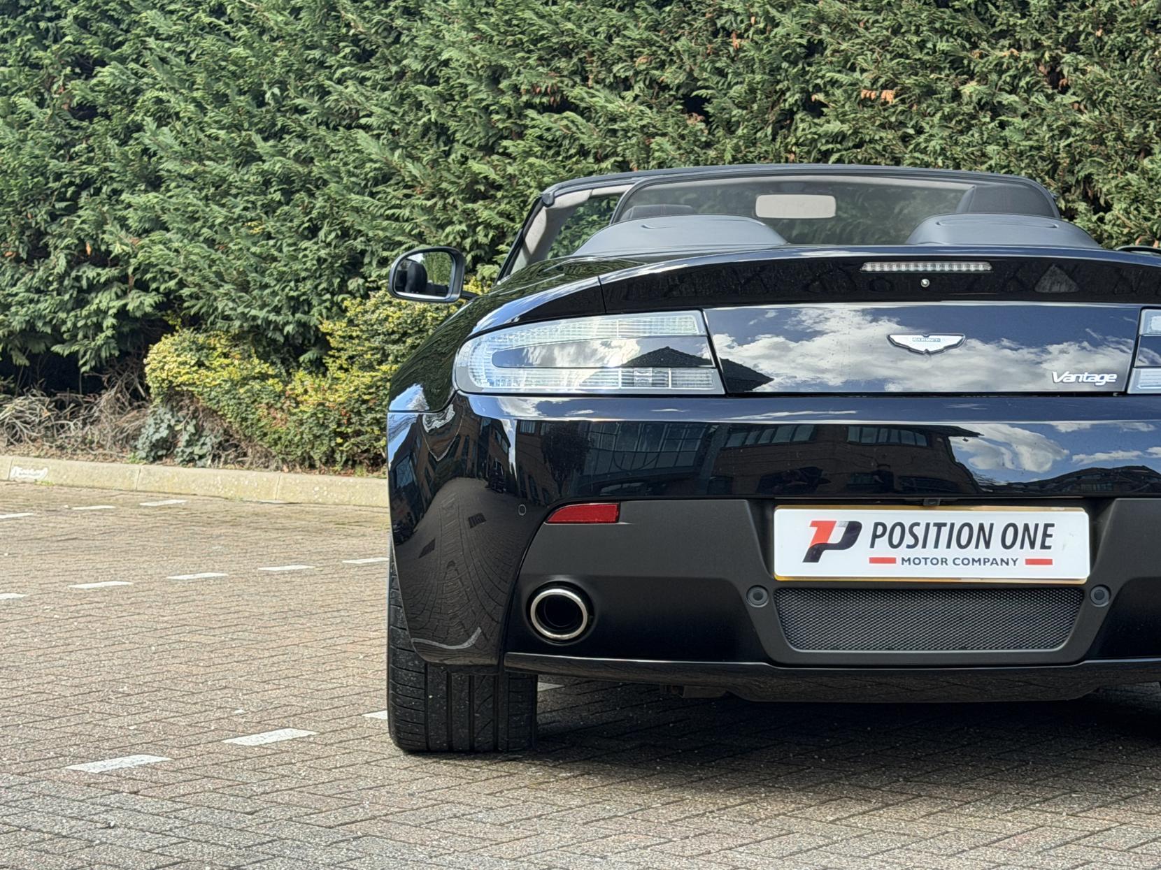 Aston Martin Vantage 4.7 V8 Roadster 2dr Petrol Sportshift II Euro 5 (420 bhp)