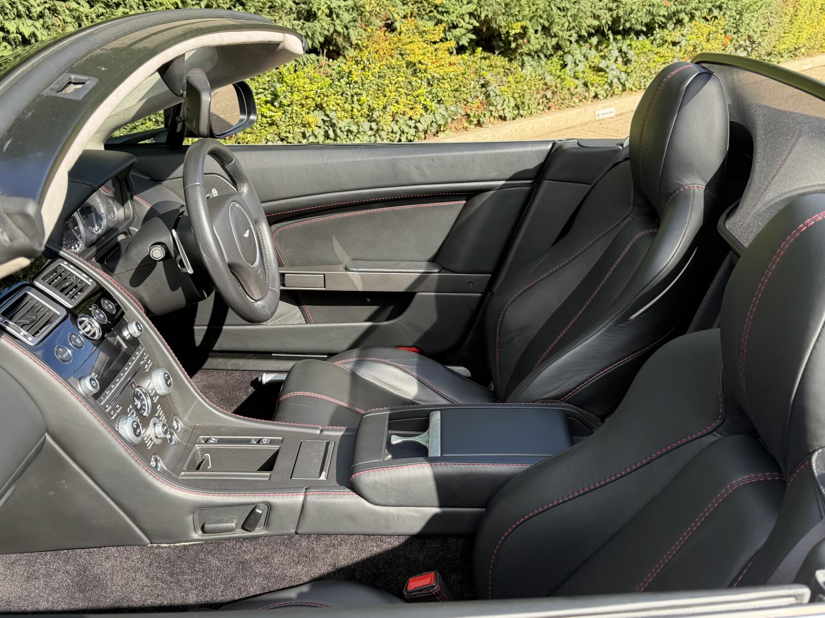 Aston Martin Vantage 4.7 V8 Roadster 2dr Petrol Sportshift II Euro 5 (420 bhp)