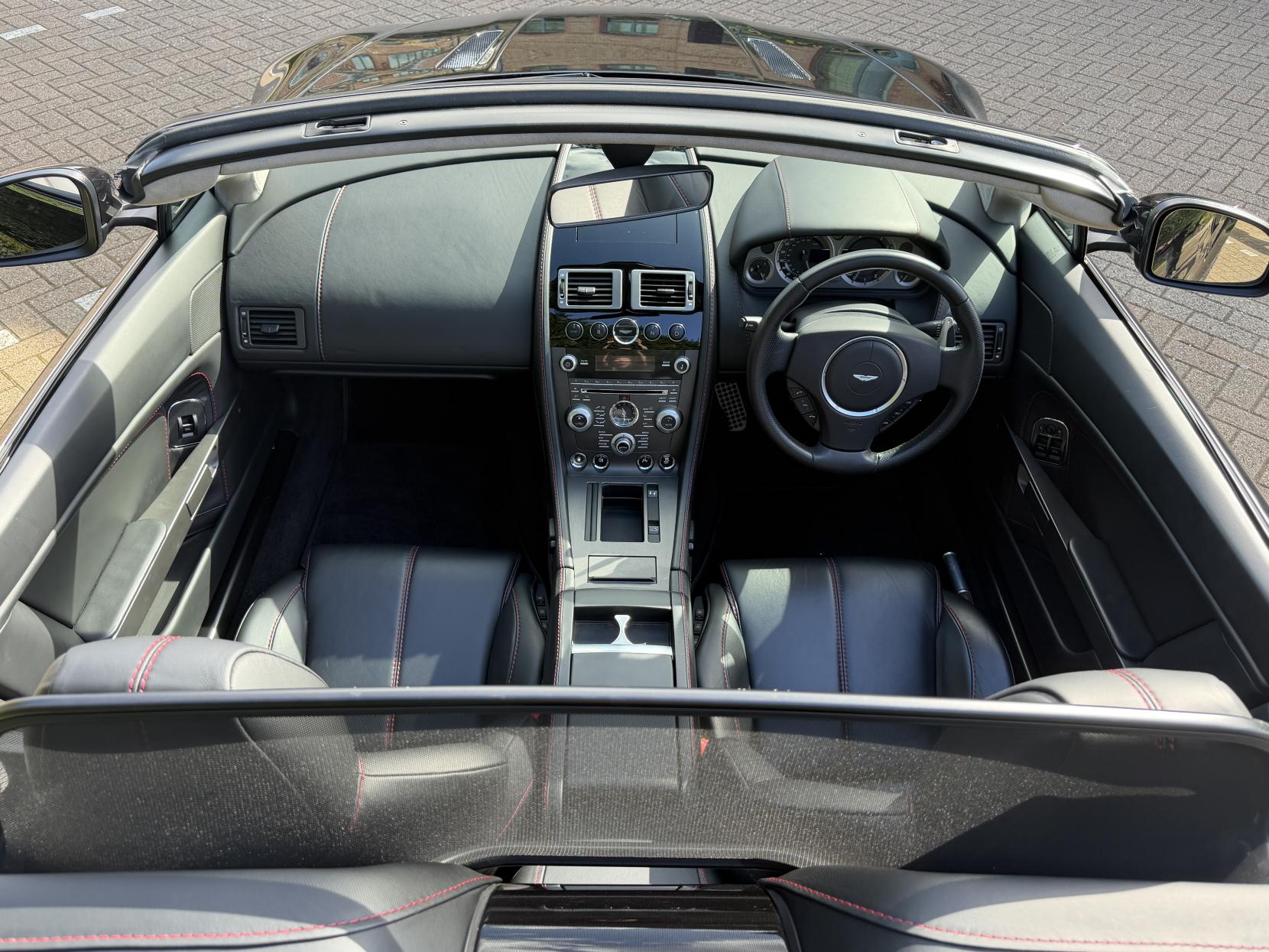 Aston Martin Vantage 4.7 V8 Roadster 2dr Petrol Sportshift II Euro 5 (420 bhp)