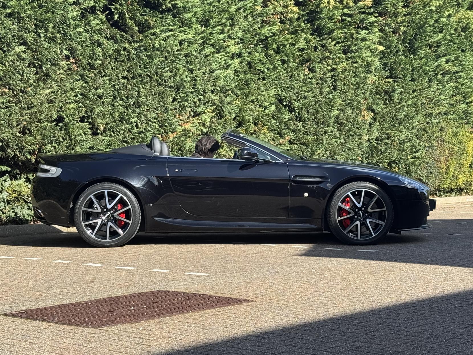 Aston Martin Vantage 4.7 V8 Roadster 2dr Petrol Sportshift II Euro 5 (420 bhp)