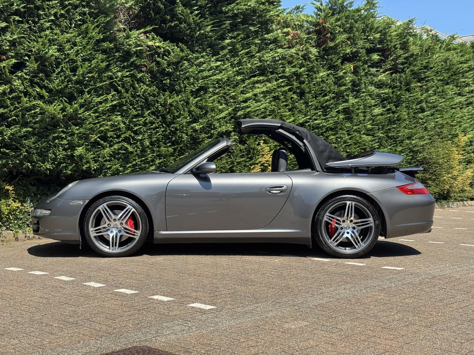 Porsche 911 3.8 997 Carrera 4S Cabriolet 2dr Petrol Manual AWD (285 g/km, 350 bhp)