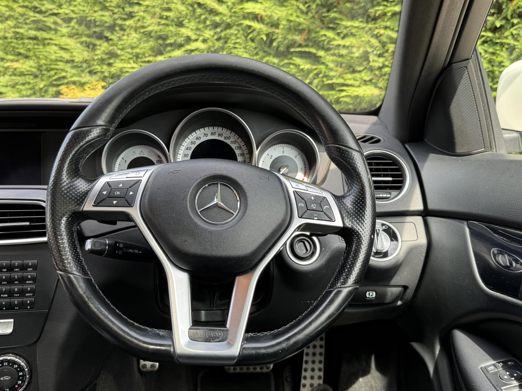 Mercedes-Benz C Class 2.1 C220 CDI BlueEfficiency AMG Sport Coupe 2dr Diesel G-Tronic+ Euro 5 (s/s) (170 ps)