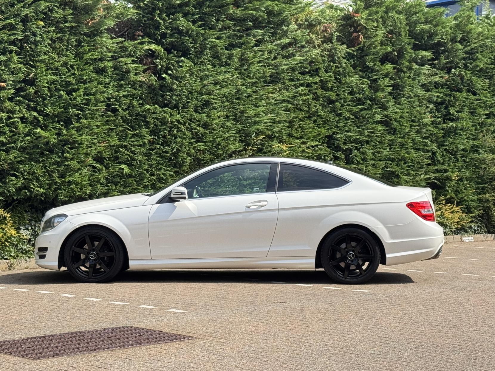 Mercedes-Benz C Class 2.1 C220 CDI BlueEfficiency AMG Sport Coupe 2dr Diesel G-Tronic+ Euro 5 (s/s) (170 ps)