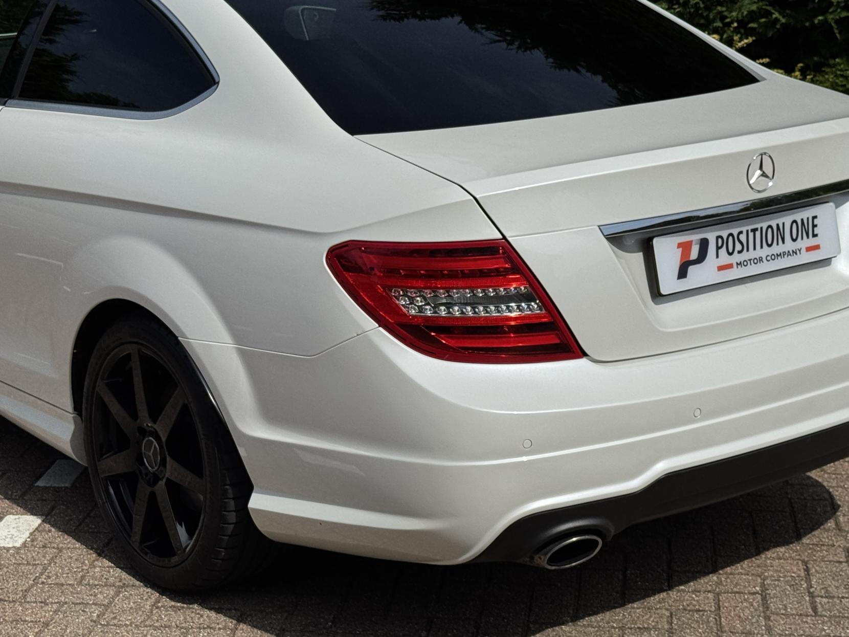 Mercedes-Benz C Class 2.1 C220 CDI BlueEfficiency AMG Sport Coupe 2dr Diesel G-Tronic+ Euro 5 (s/s) (170 ps)