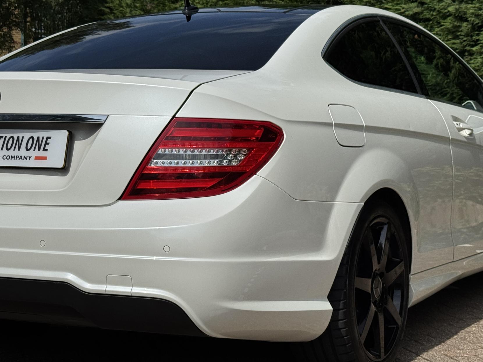 Mercedes-Benz C Class 2.1 C220 CDI BlueEfficiency AMG Sport Coupe 2dr Diesel G-Tronic+ Euro 5 (s/s) (170 ps)