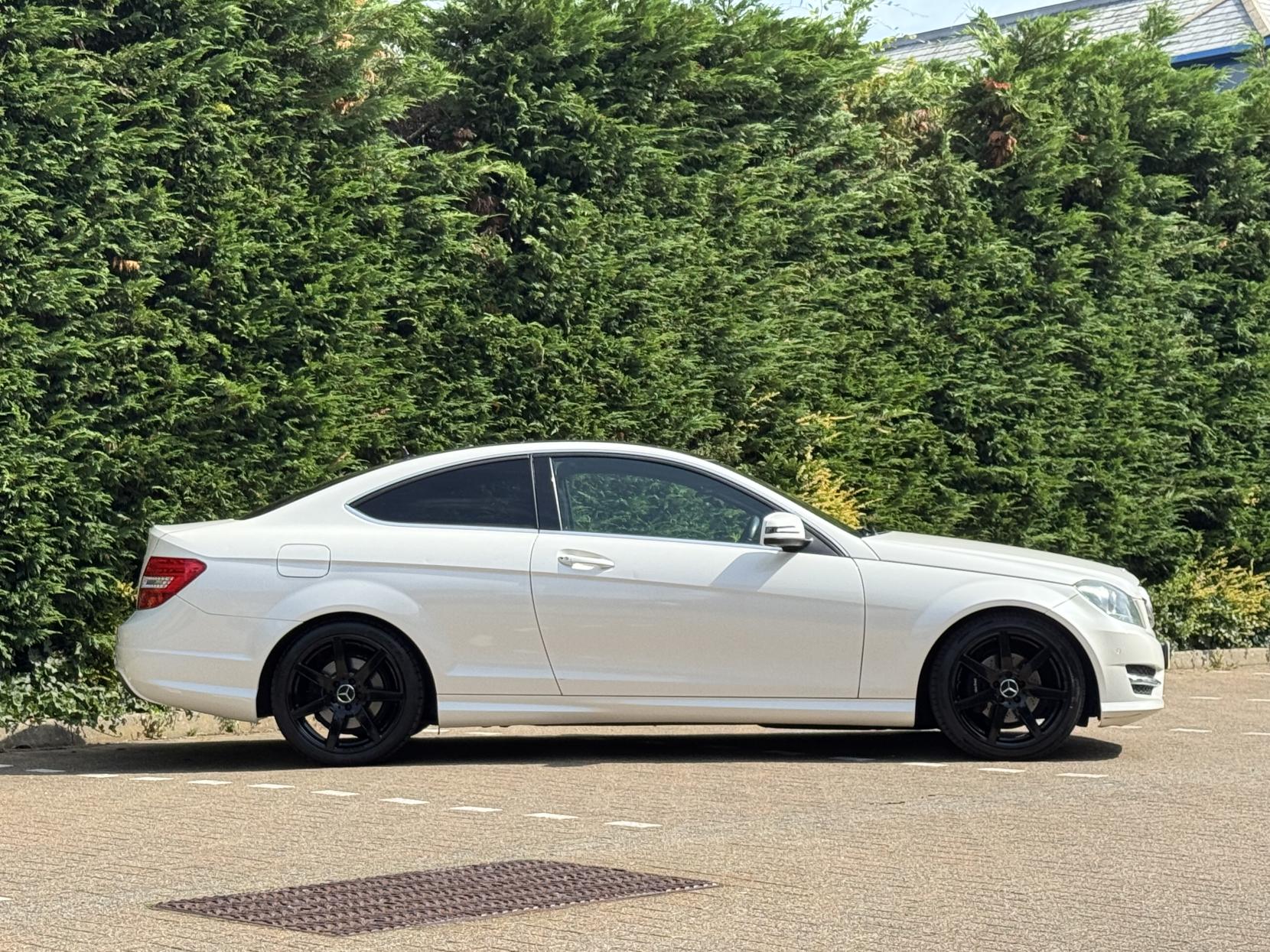Mercedes-Benz C Class 2.1 C220 CDI BlueEfficiency AMG Sport Coupe 2dr Diesel G-Tronic+ Euro 5 (s/s) (170 ps)
