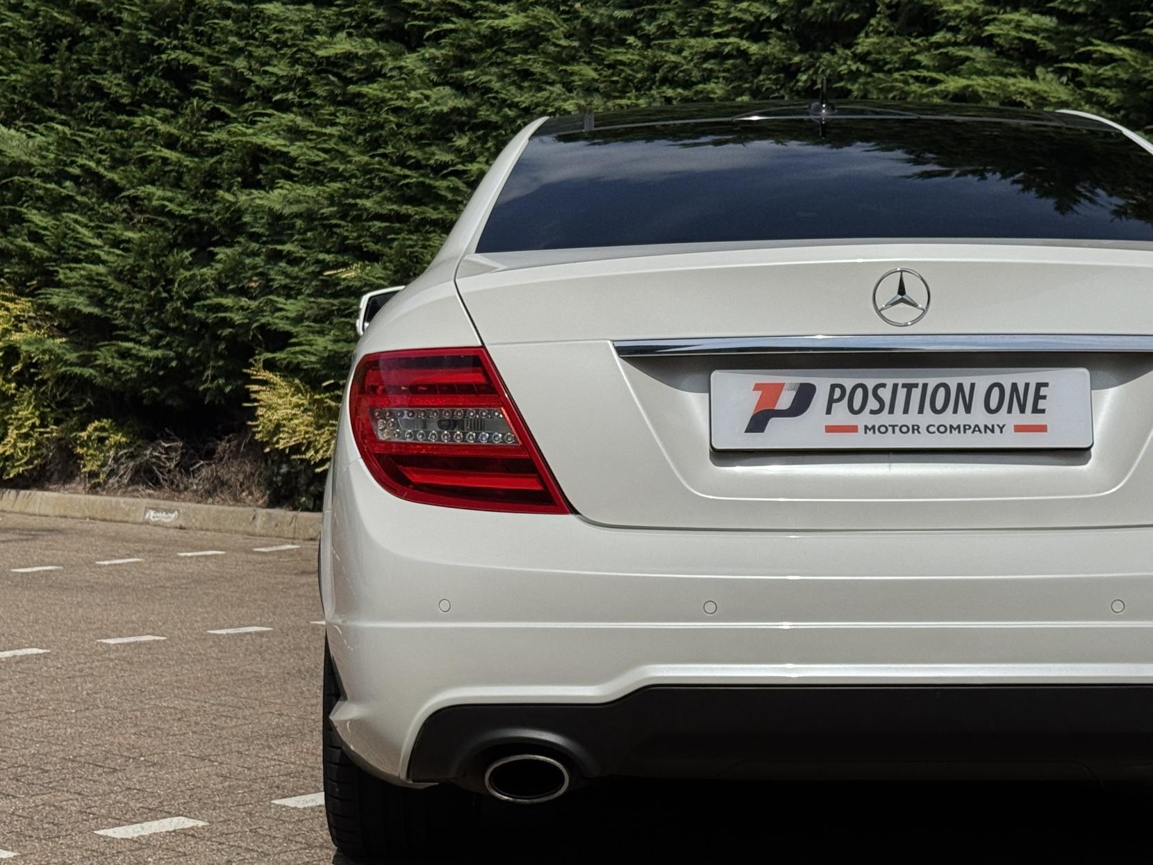 Mercedes-Benz C Class 2.1 C220 CDI BlueEfficiency AMG Sport Coupe 2dr Diesel G-Tronic+ Euro 5 (s/s) (170 ps)