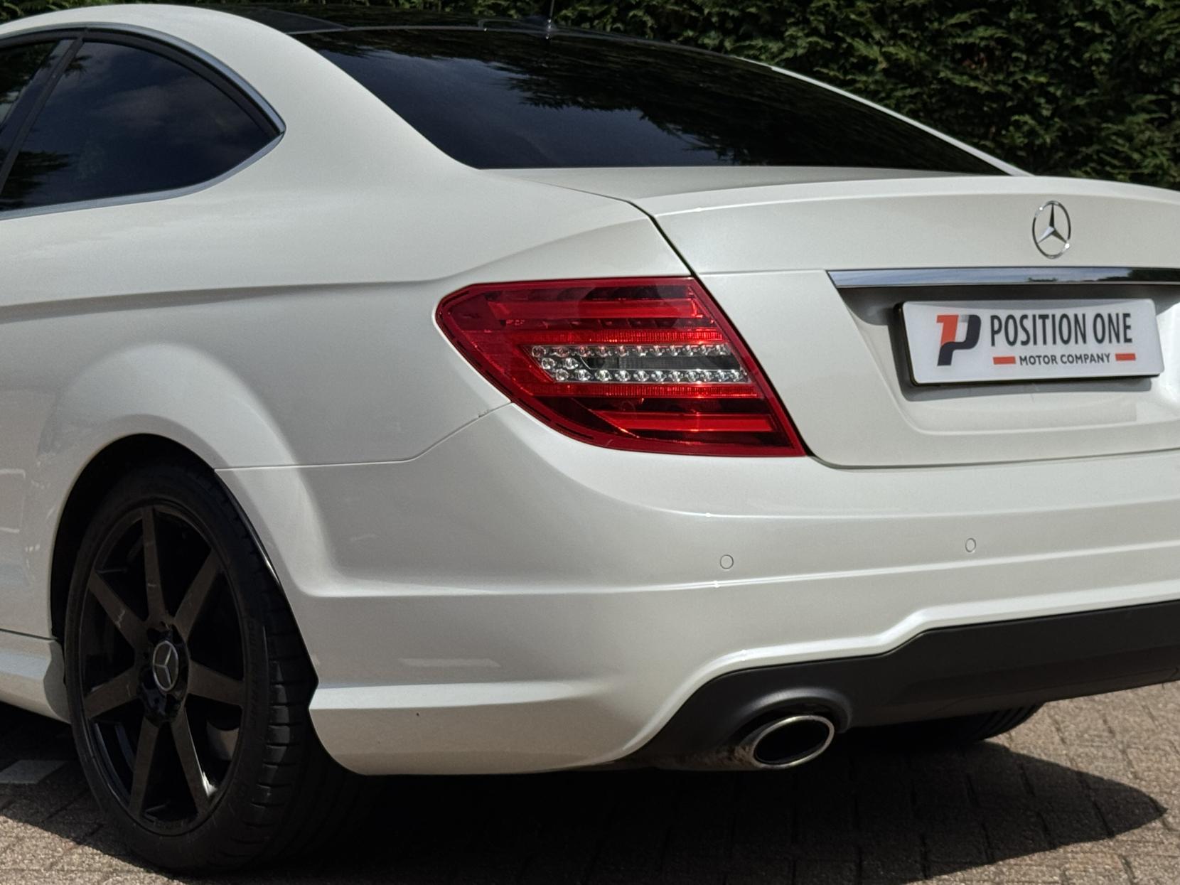 Mercedes-Benz C Class 2.1 C220 CDI BlueEfficiency AMG Sport Coupe 2dr Diesel G-Tronic+ Euro 5 (s/s) (170 ps)