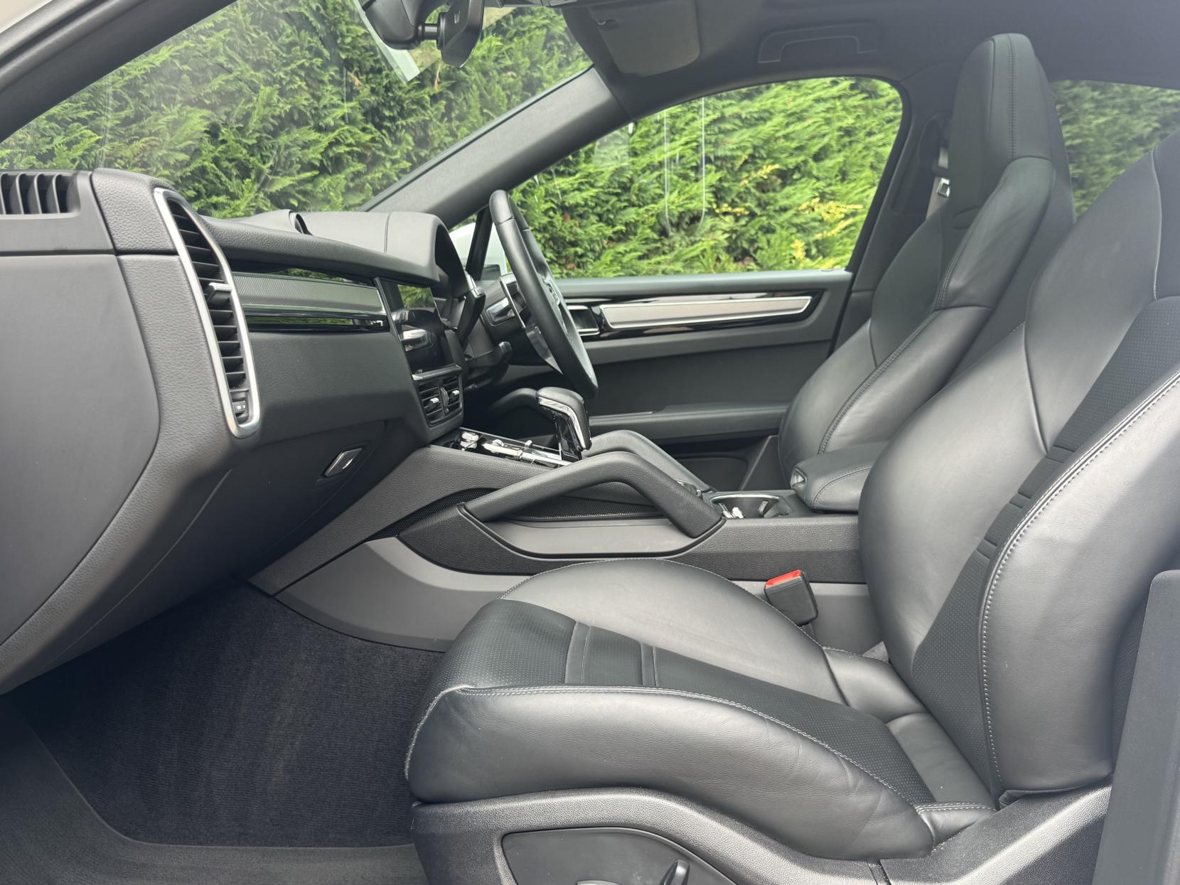 Porsche Cayenne 3.0T V6 Platinum Edition Coupe 5dr Petrol TiptronicS 4WD Euro 6 (s/s) (340 ps)