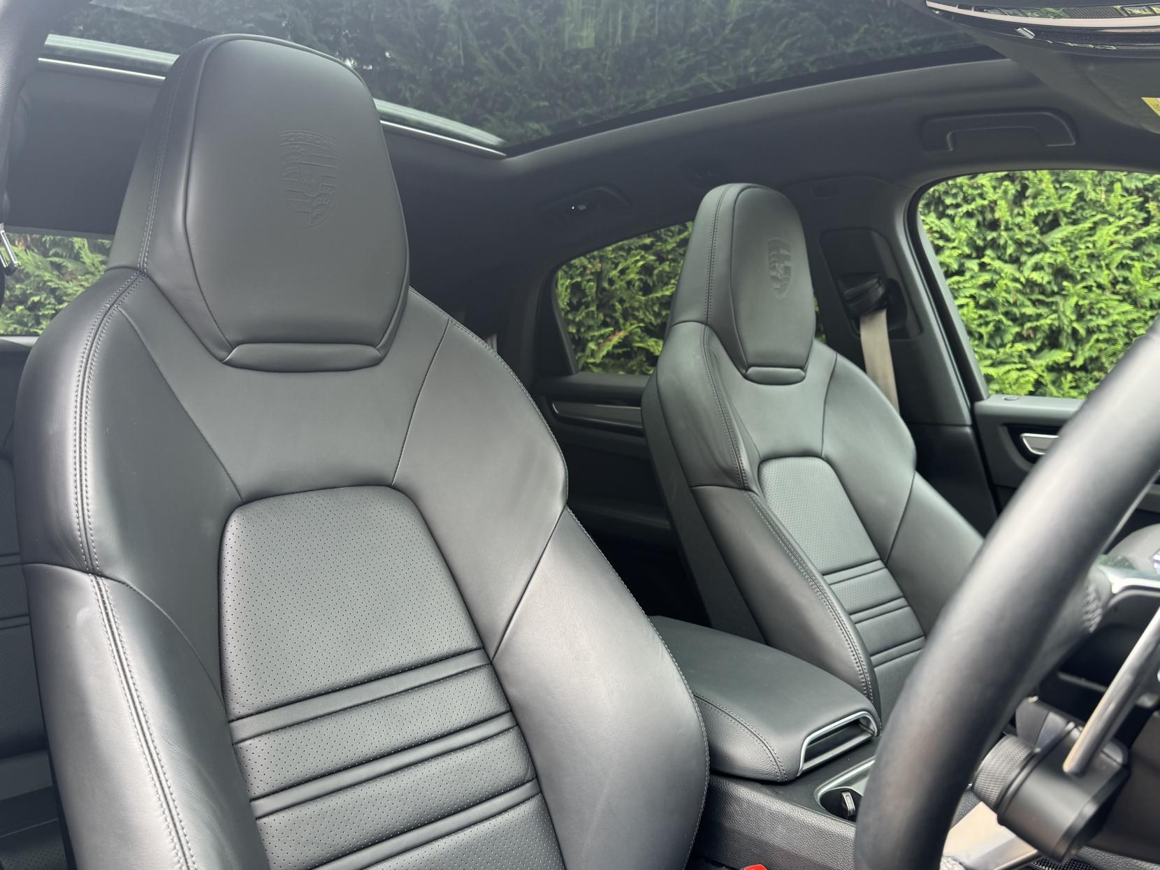 Porsche Cayenne 3.0T V6 Platinum Edition Coupe 5dr Petrol TiptronicS 4WD Euro 6 (s/s) (340 ps)