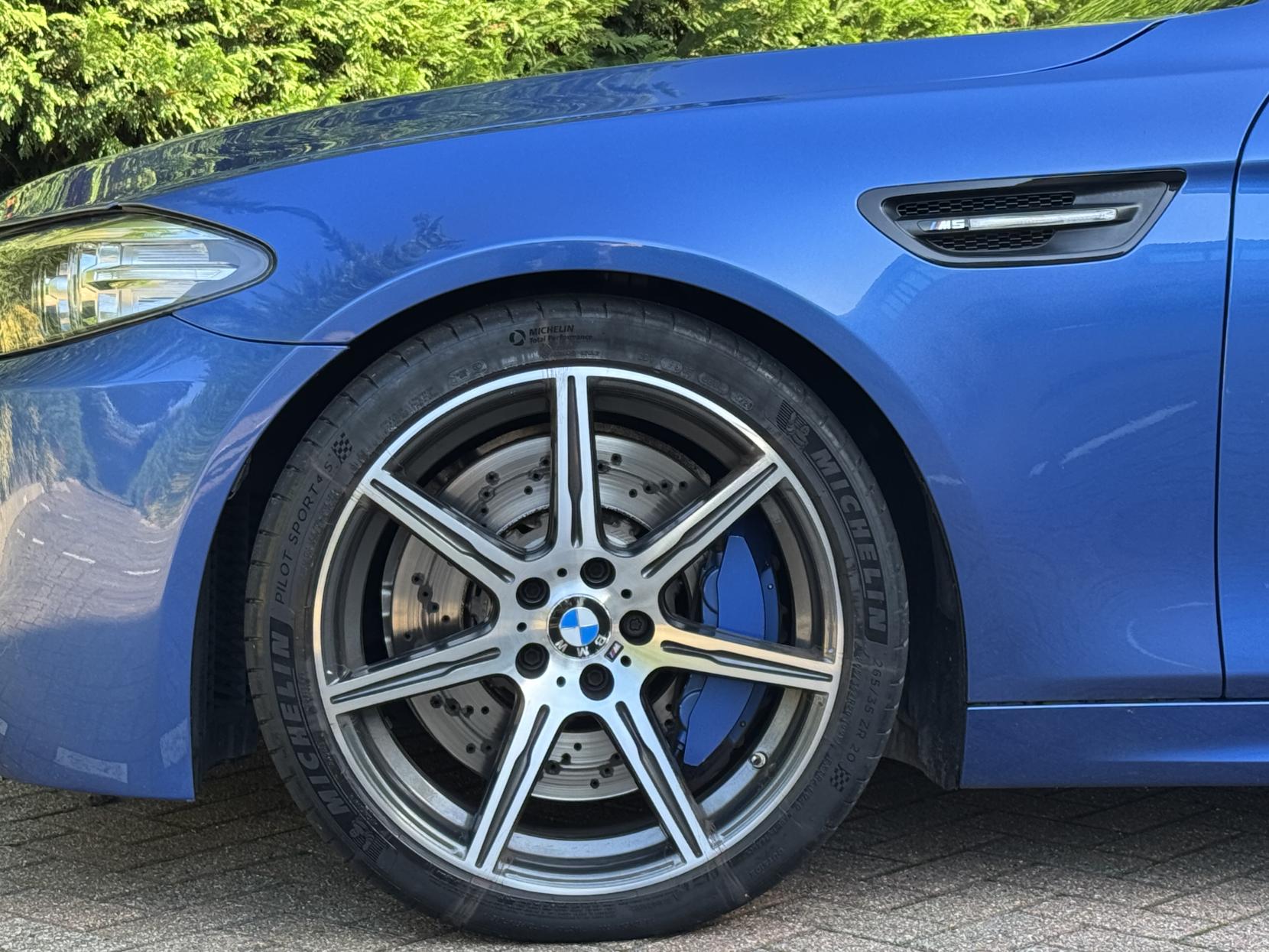 BMW M5 4.4 V8 Saloon 4dr Petrol DCT Euro 6 (s/s) (560 ps)