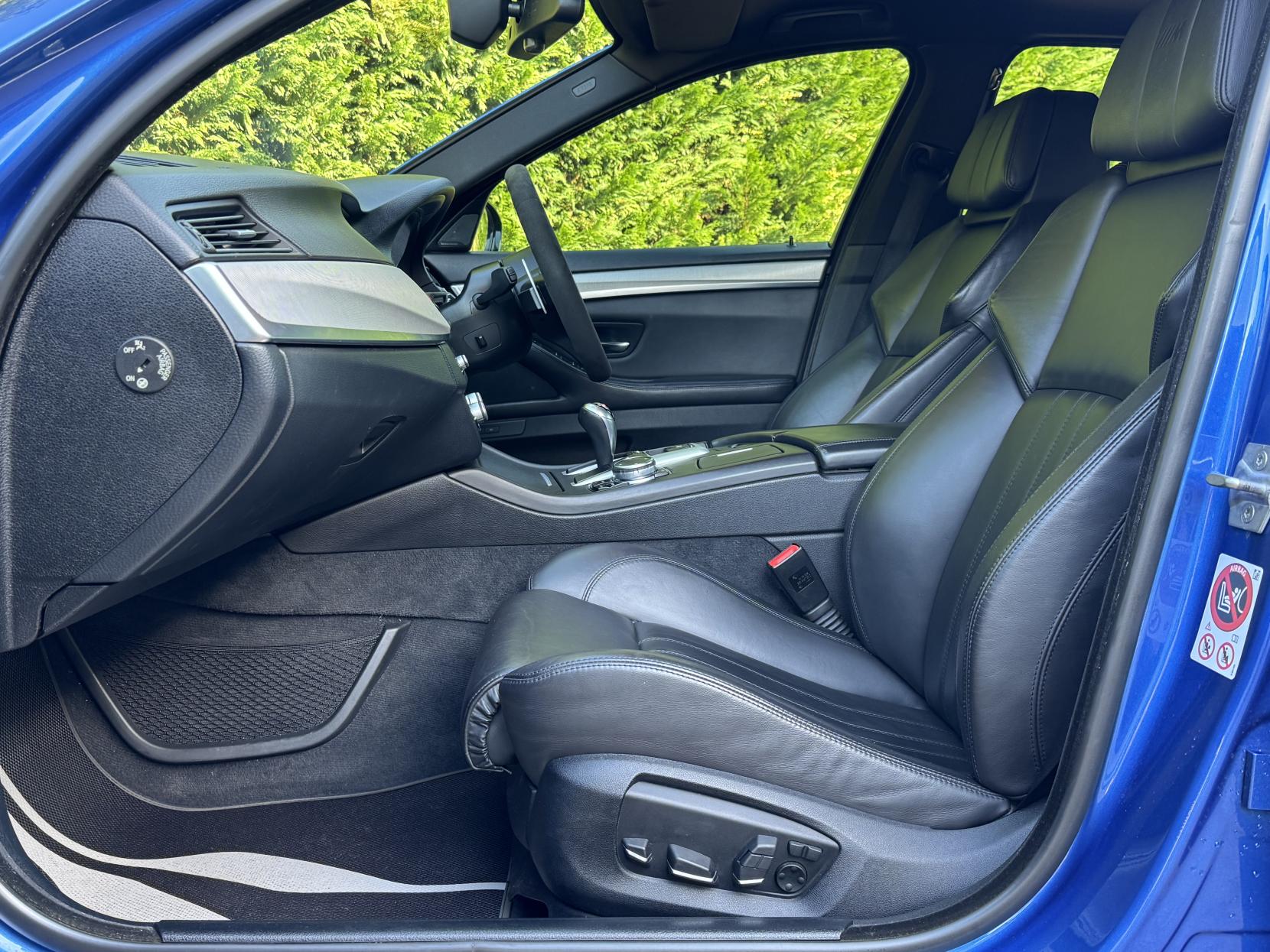 BMW M5 4.4 V8 Saloon 4dr Petrol DCT Euro 6 (s/s) (560 ps)