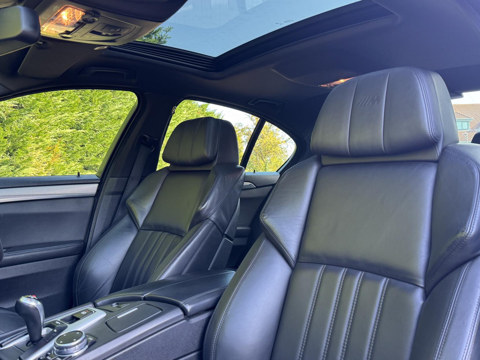 BMW M5 4.4 V8 Saloon 4dr Petrol DCT Euro 6 (s/s) (560 ps)