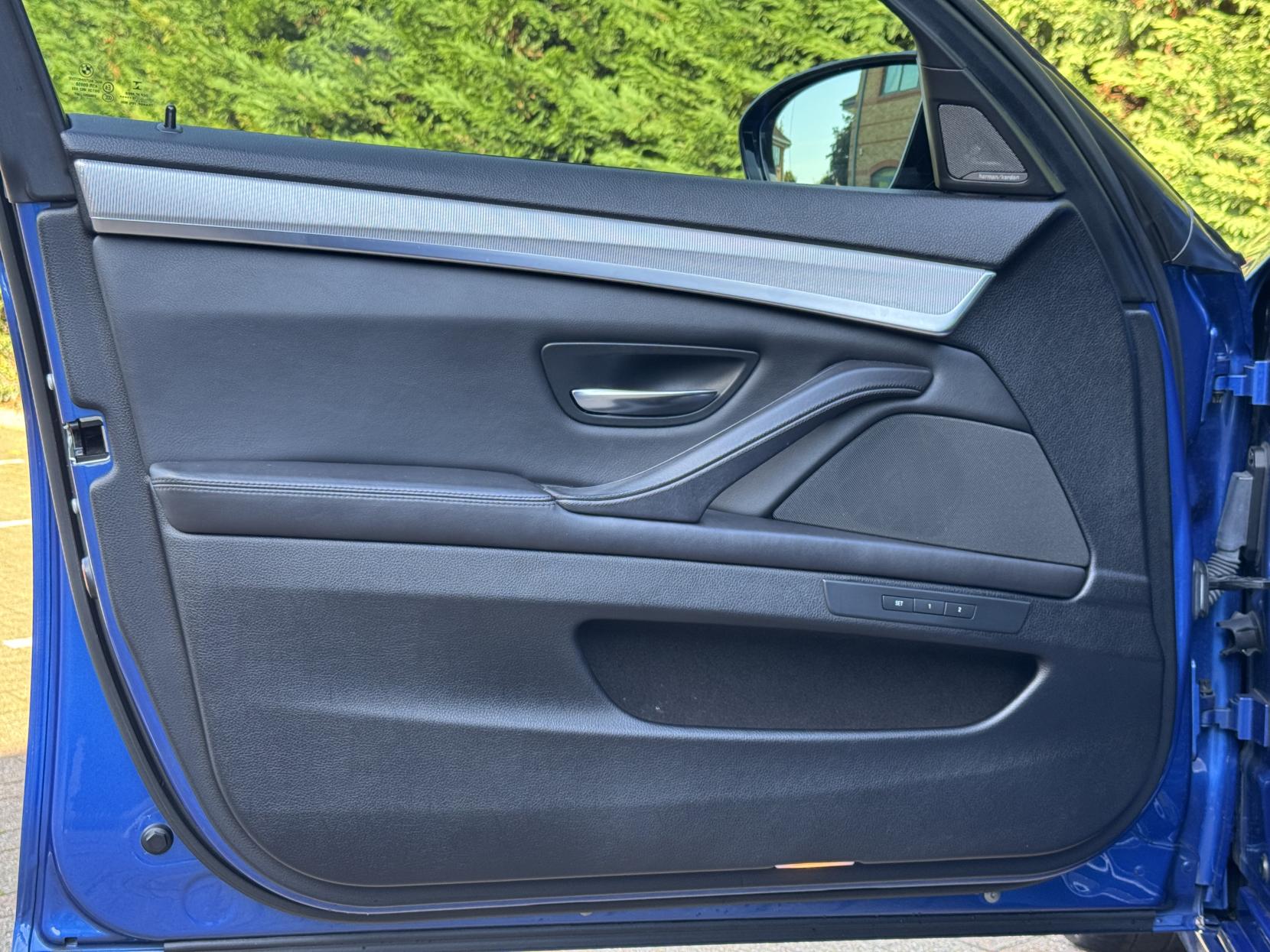 BMW M5 4.4 V8 Saloon 4dr Petrol DCT Euro 6 (s/s) (560 ps)