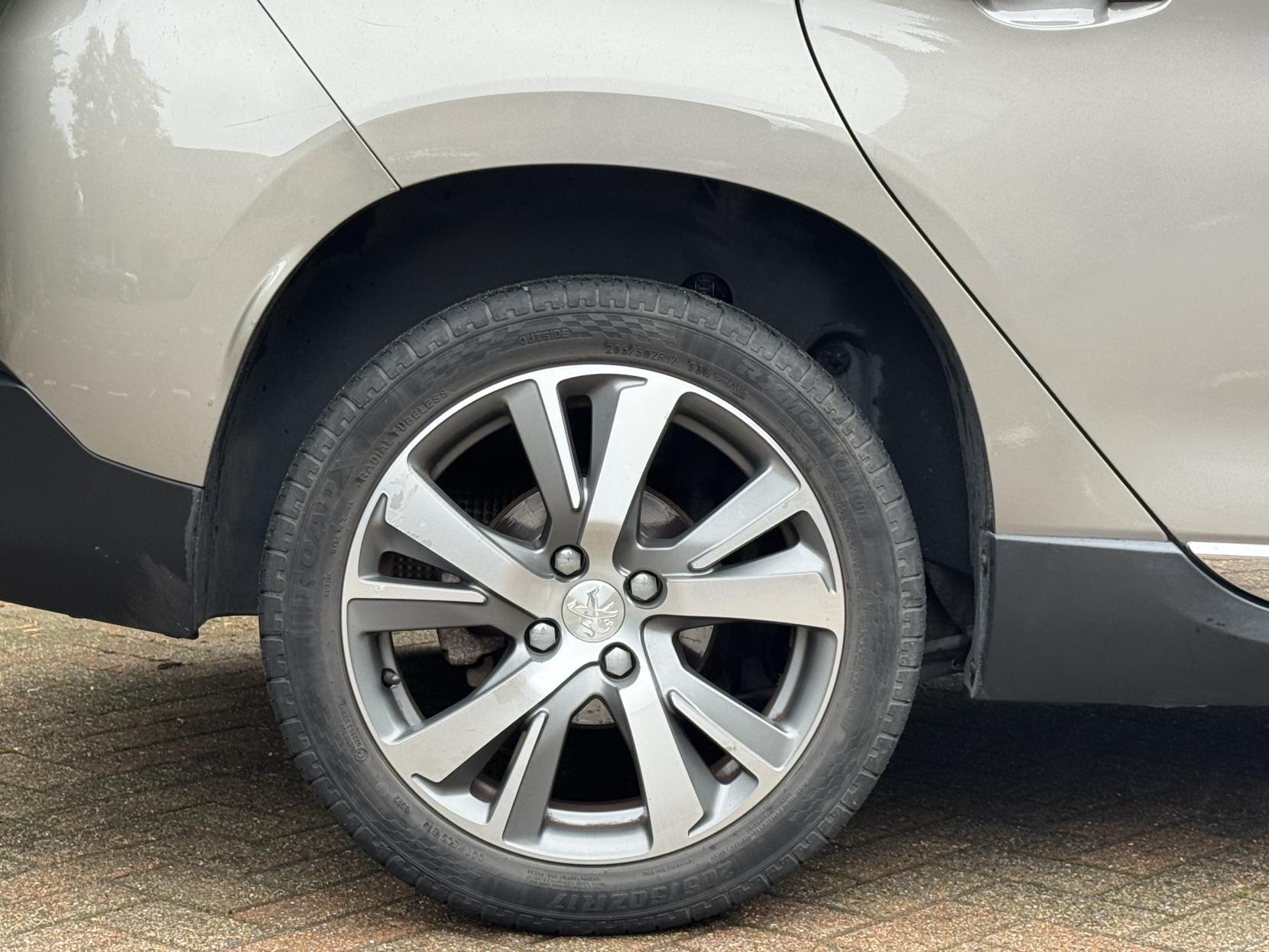 Peugeot 2008 1.6 e-HDi Feline SUV 5dr Diesel Manual Euro 5 (s/s) (Calima) (92 ps)