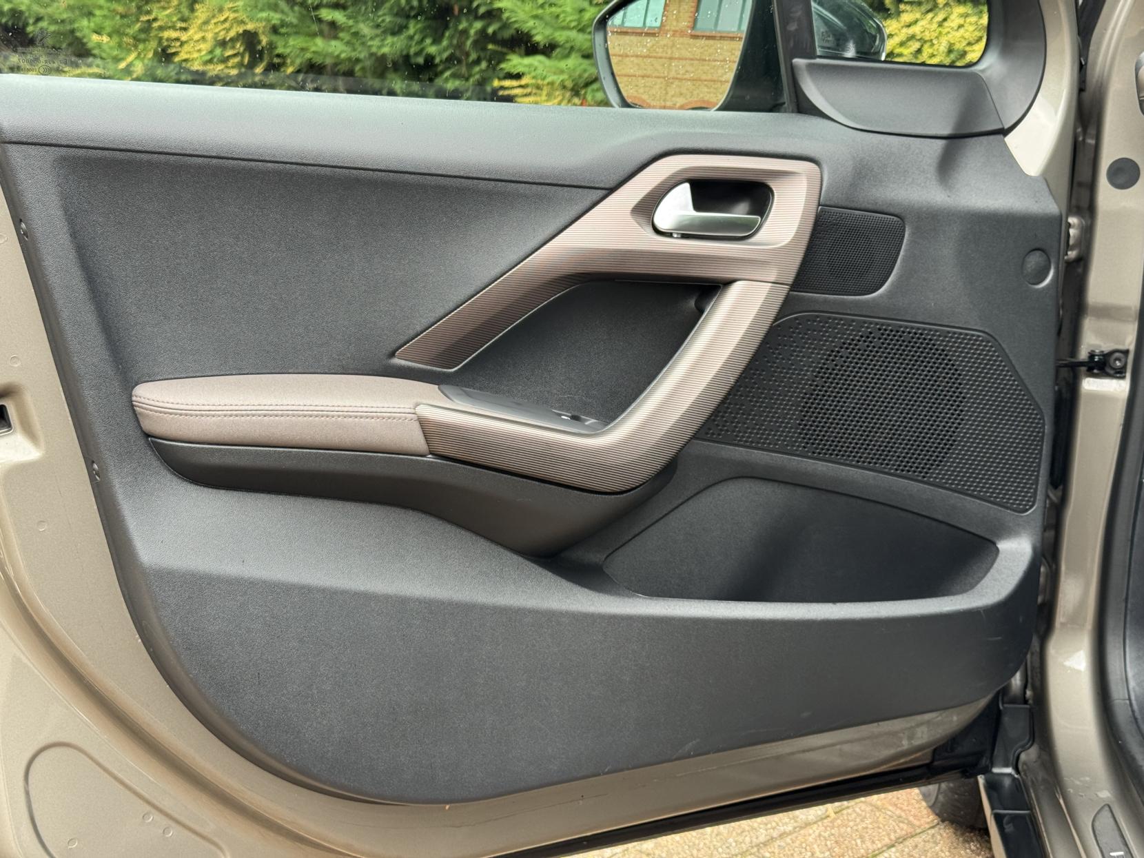 Peugeot 2008 1.6 e-HDi Feline SUV 5dr Diesel Manual Euro 5 (s/s) (Calima) (92 ps)