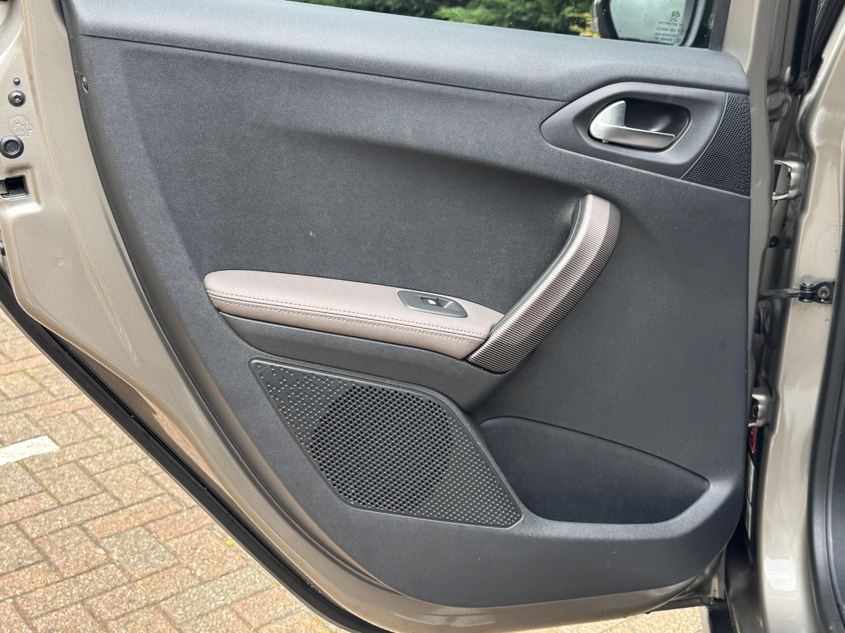 Peugeot 2008 1.6 e-HDi Feline SUV 5dr Diesel Manual Euro 5 (s/s) (Calima) (92 ps)