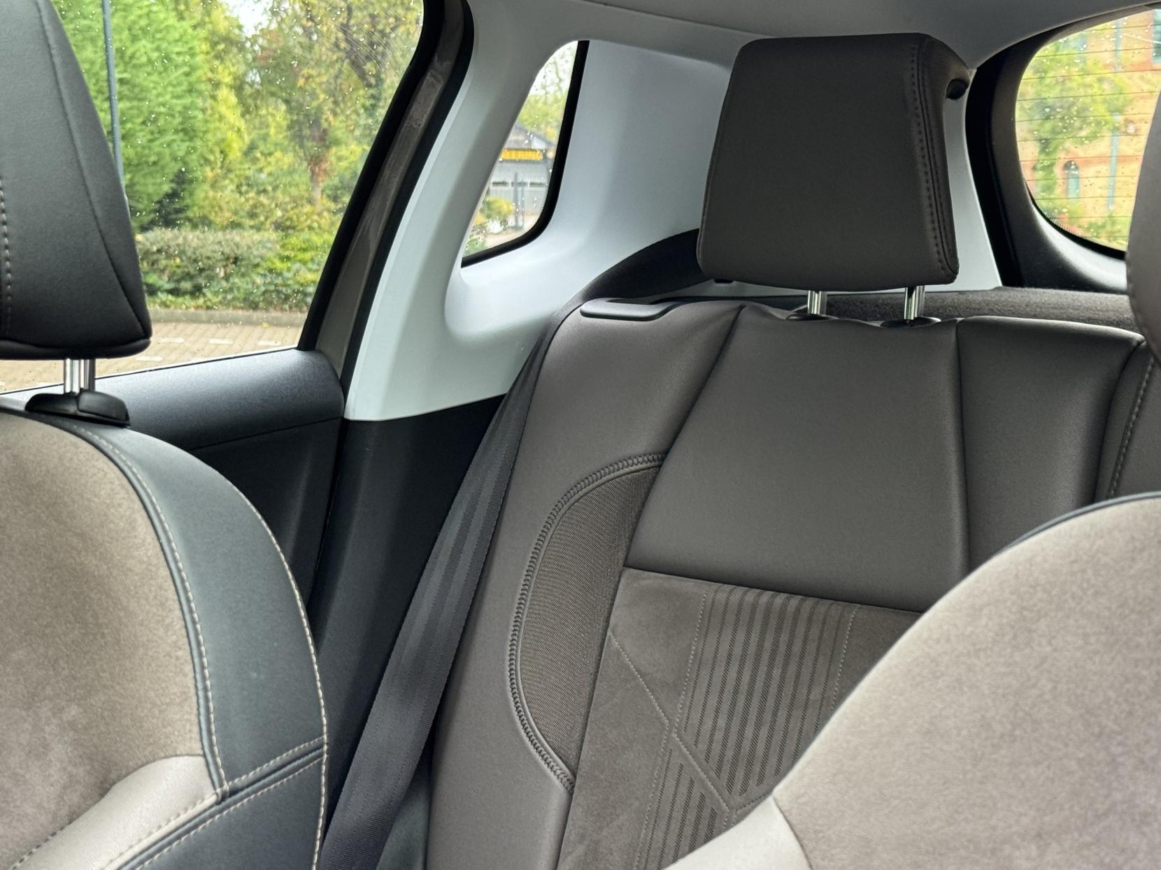 Peugeot 2008 1.6 e-HDi Feline SUV 5dr Diesel Manual Euro 5 (s/s) (Calima) (92 ps)