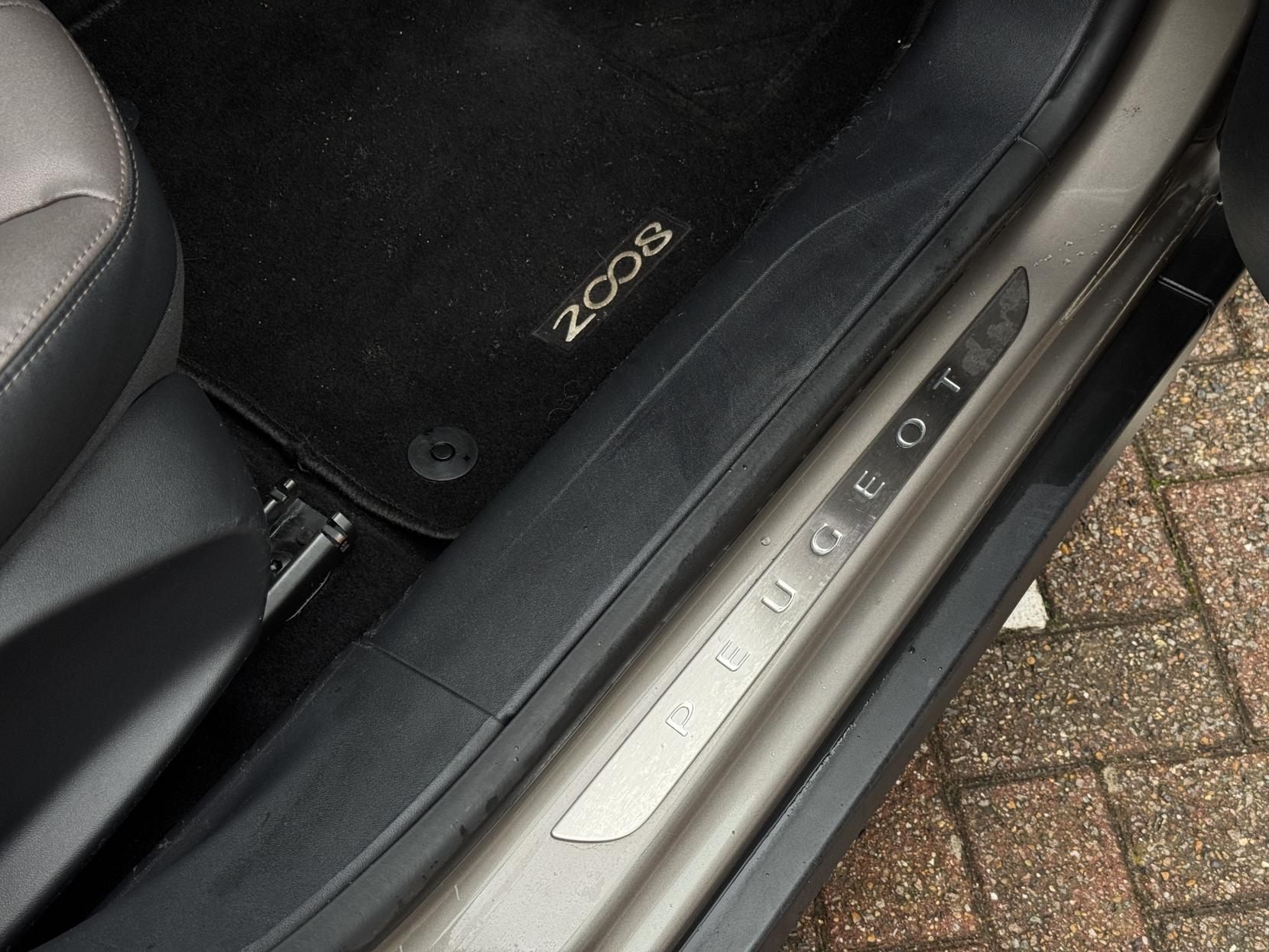 Peugeot 2008 1.6 e-HDi Feline SUV 5dr Diesel Manual Euro 5 (s/s) (Calima) (92 ps)