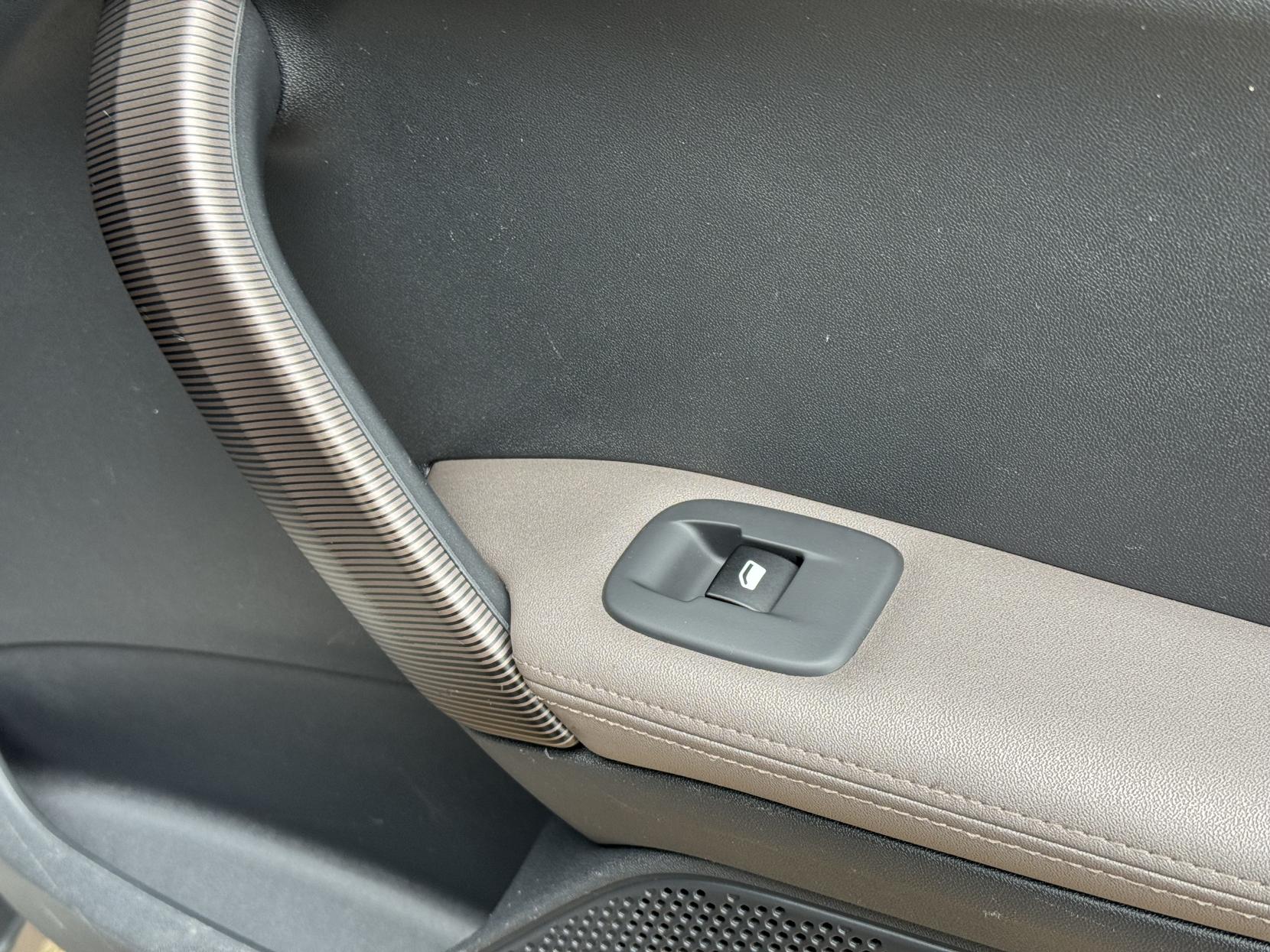 Peugeot 2008 1.6 e-HDi Feline SUV 5dr Diesel Manual Euro 5 (s/s) (Calima) (92 ps)